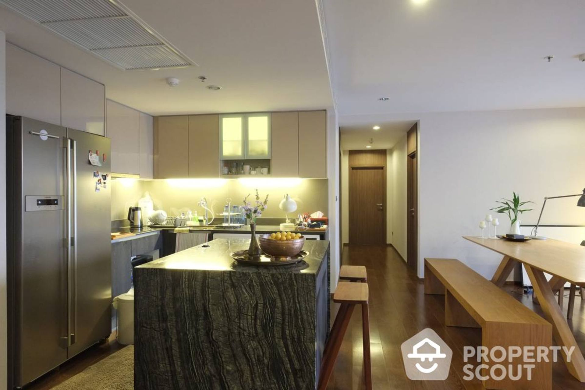 Condominium dans Bang Rak, Krung Thep Maha Nakhon 12815091