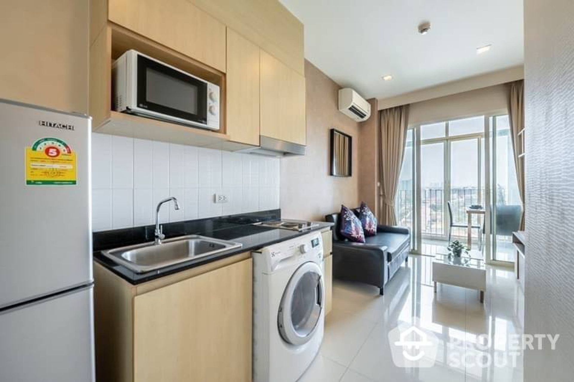 Condominium in Phra Khanong, Krung Thep Maha Nakhon 12815176