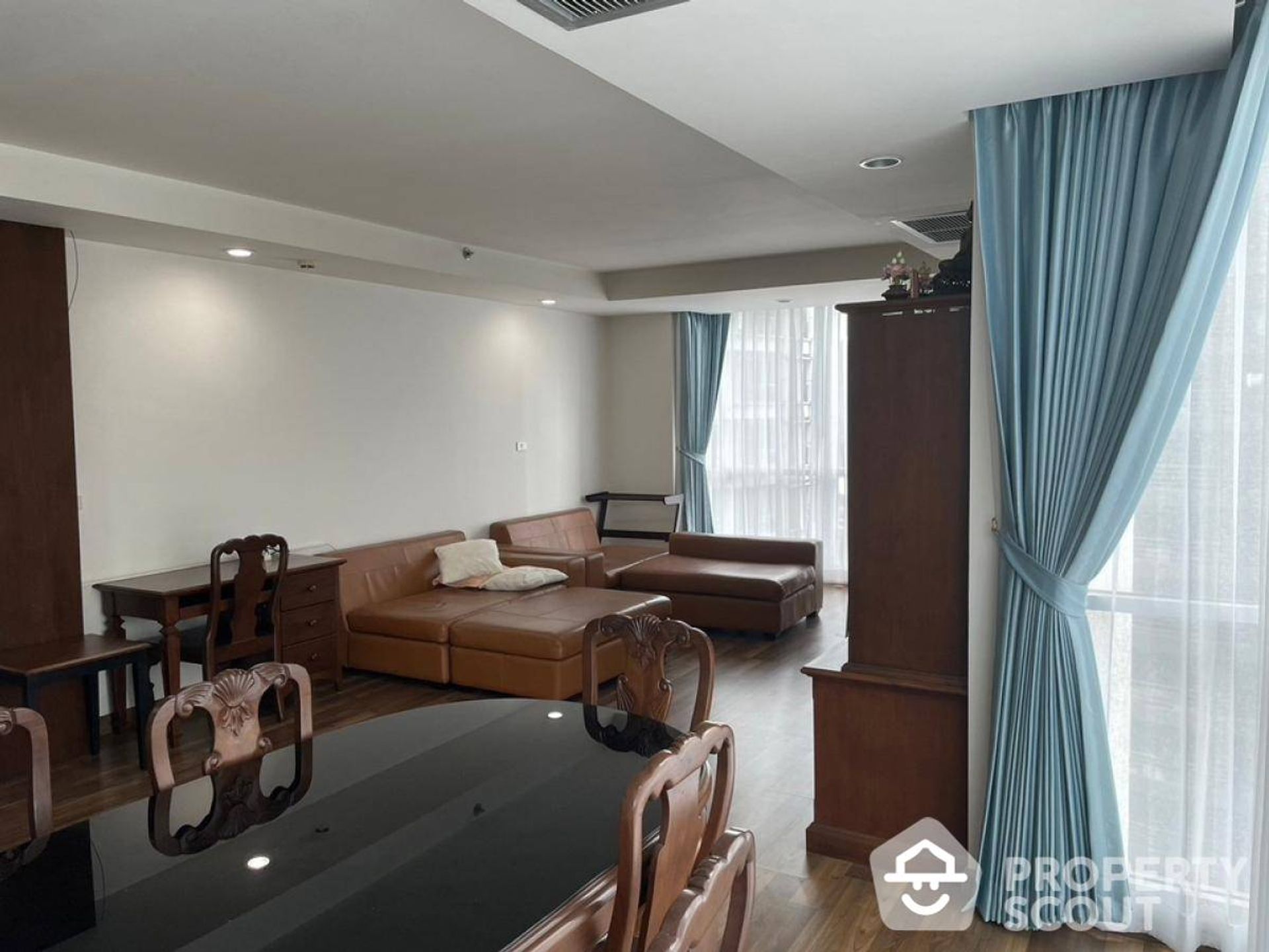 Condominium in Pathum Wan, Krung Thep Maha Nakhon 12815264