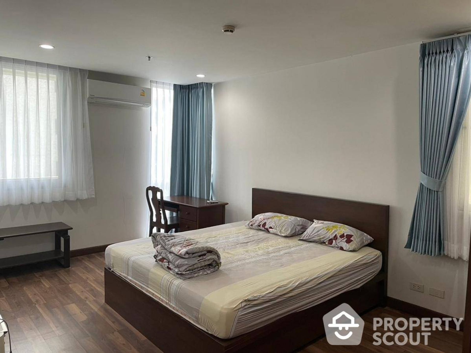 Condominium in Pathum Wan, Krung Thep Maha Nakhon 12815264