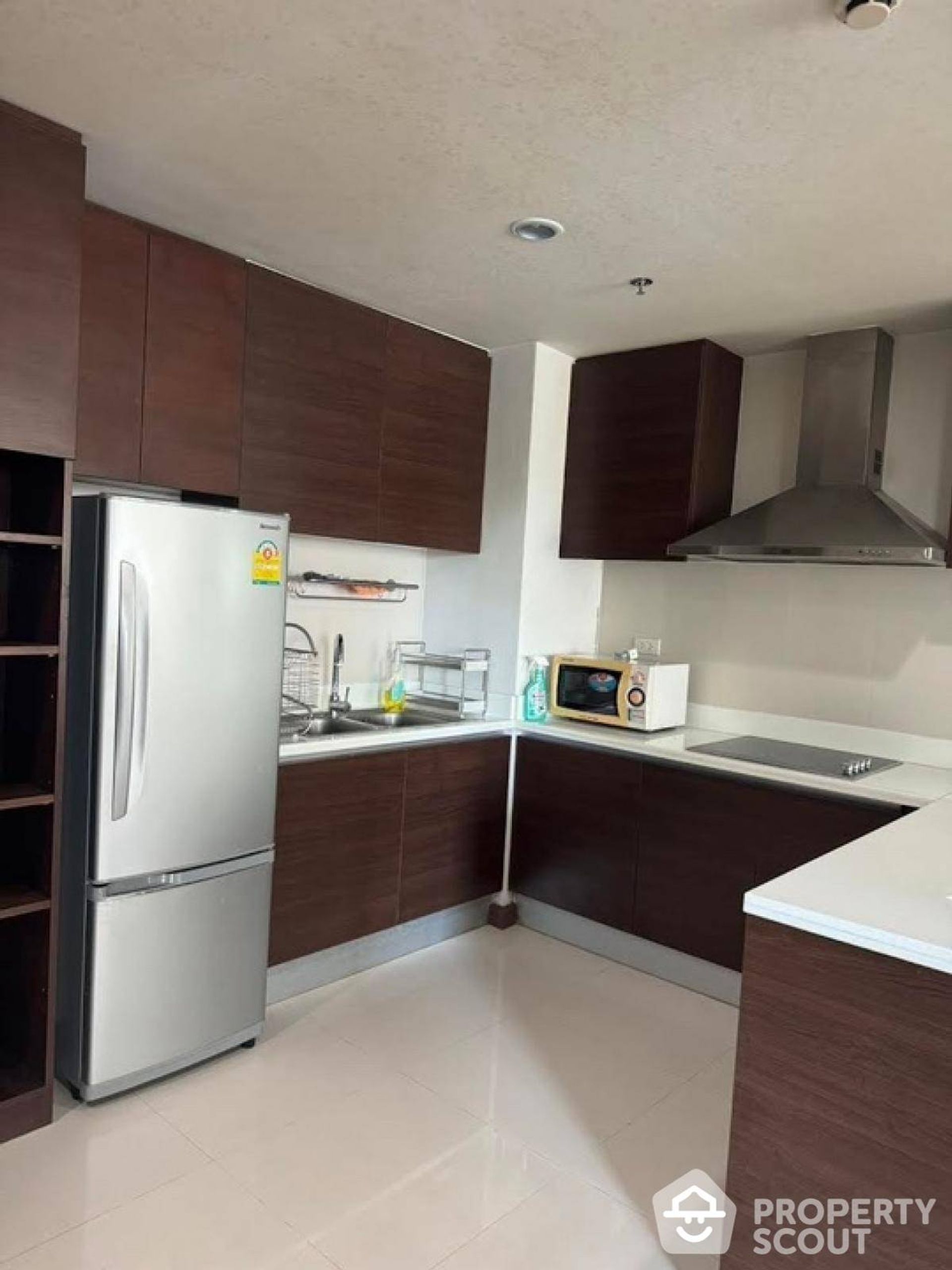 Condominium in Pathum Wan, Krung Thep Maha Nakhon 12815264