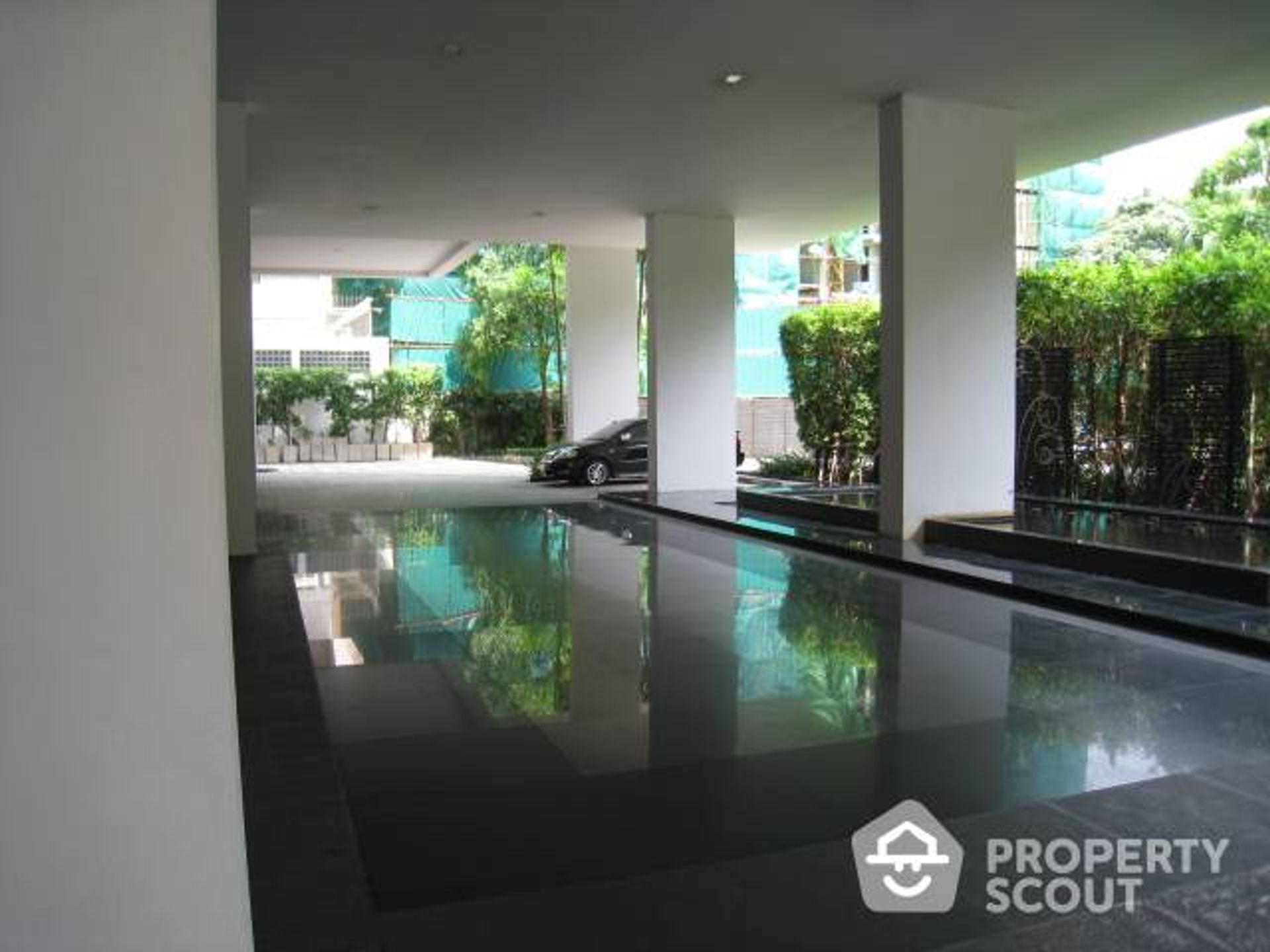 Condominium in Watthana, Krung Thep Maha Nakhon 12815292