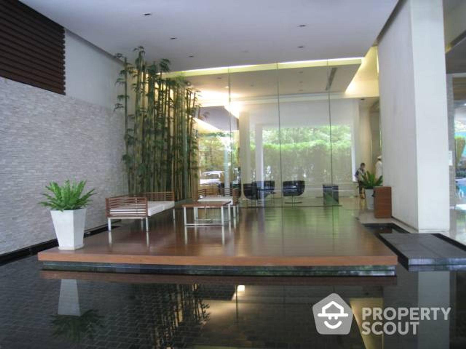 Condominium in Watthana, Krung Thep Maha Nakhon 12815292