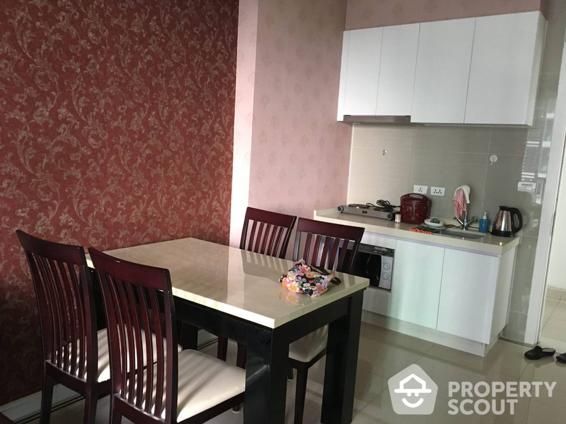 Condominium in Ban Na Lied, Krung Thep Maha Nakhon 12815295