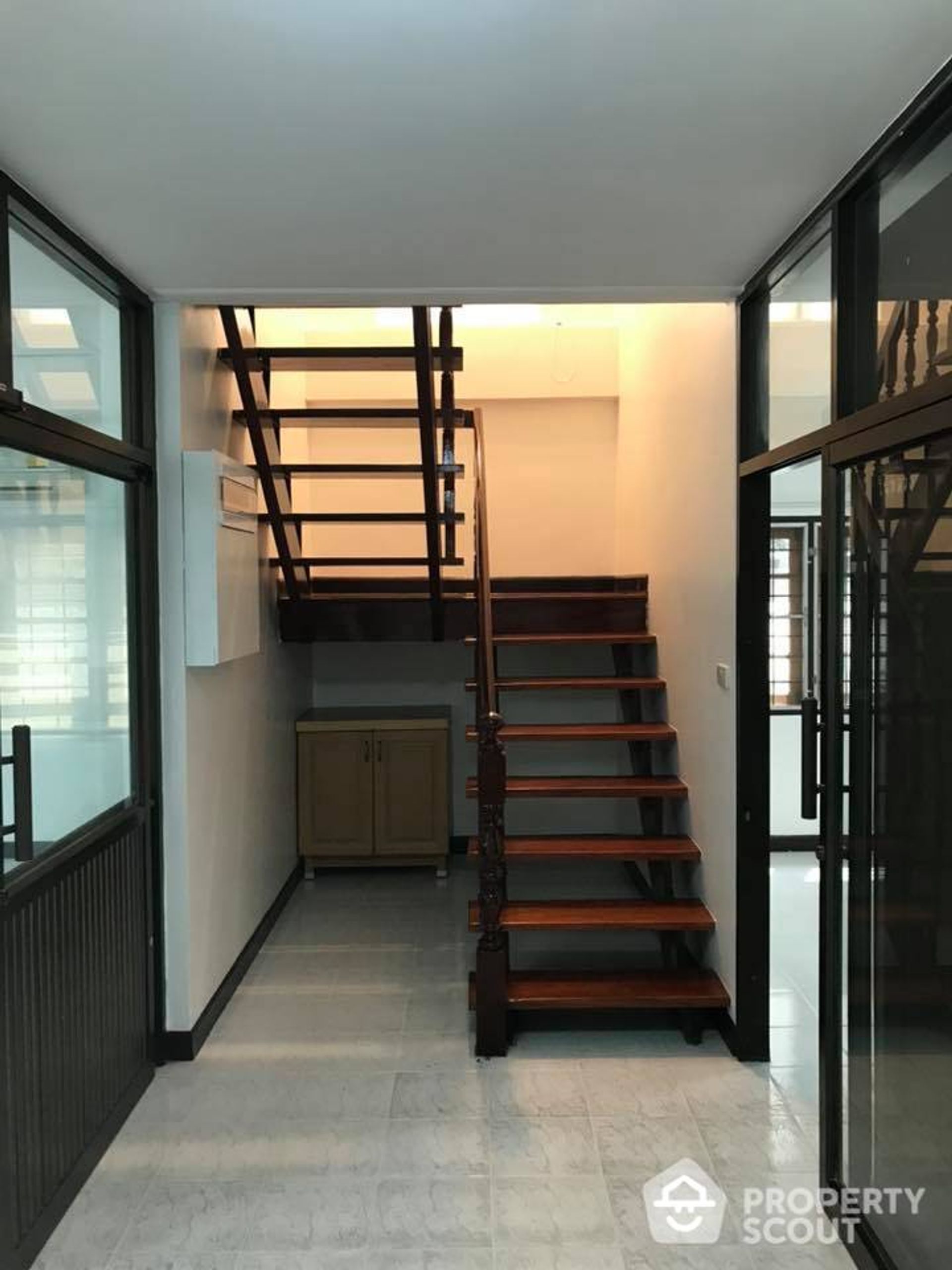 Hus i , Krung Thep Maha Nakhon 12815341