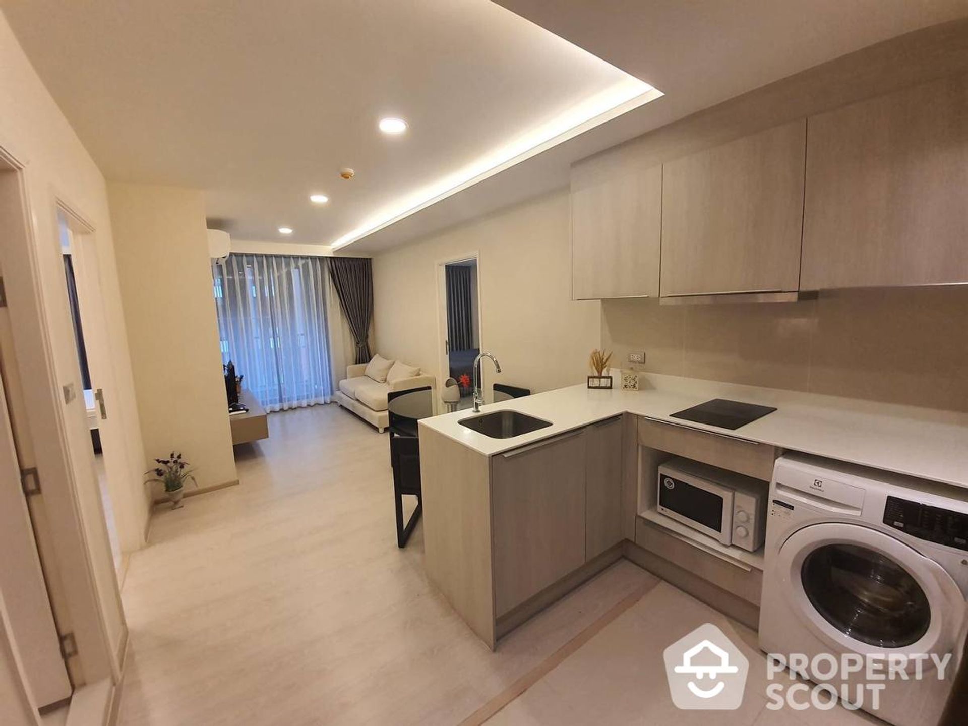 Condominium in Khlong Toei, Krung Thep Maha Nakhon 12815550