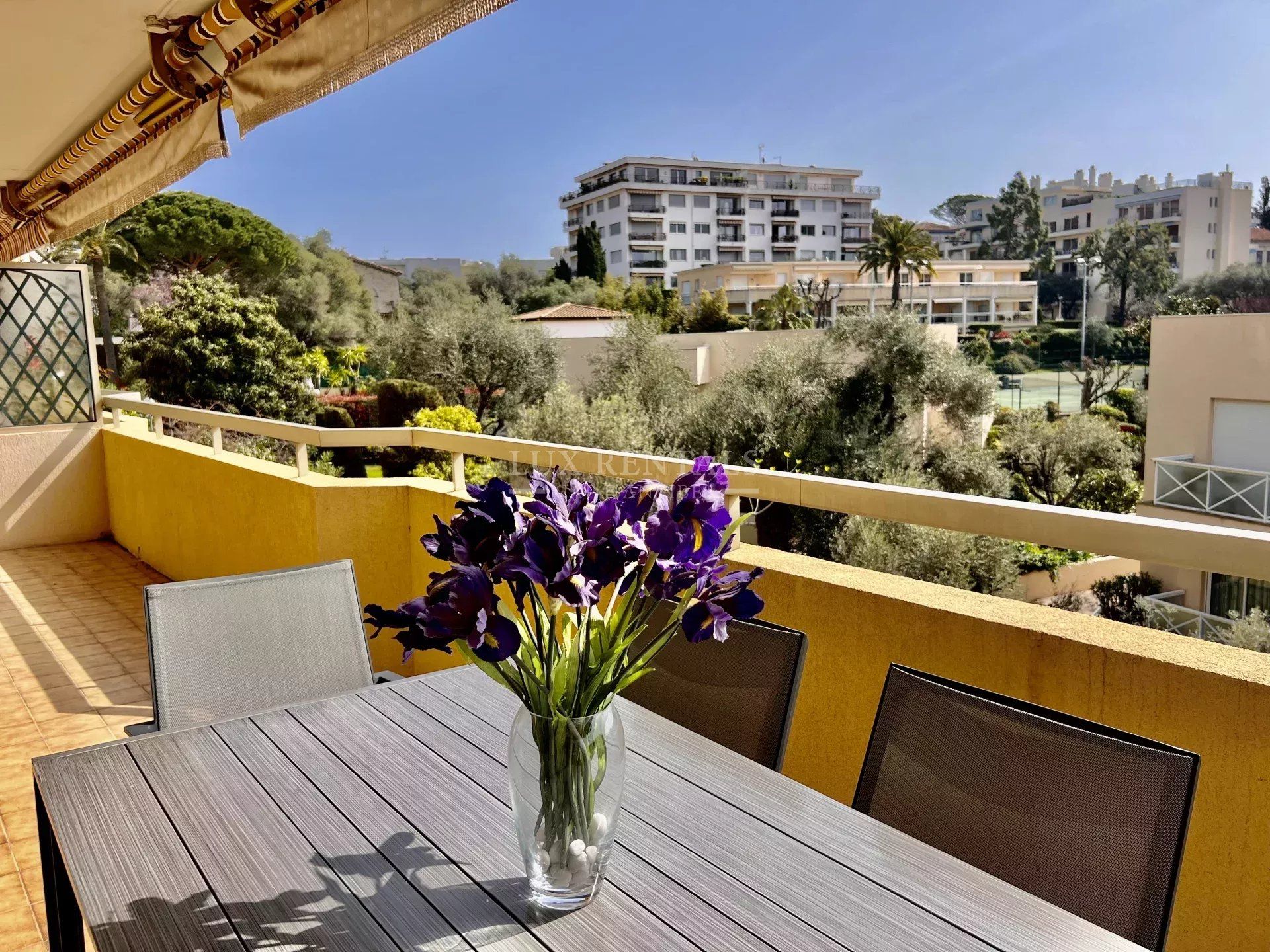 Condominium dans Antibes, Provence-Alpes-Côte d'Azur 12816343