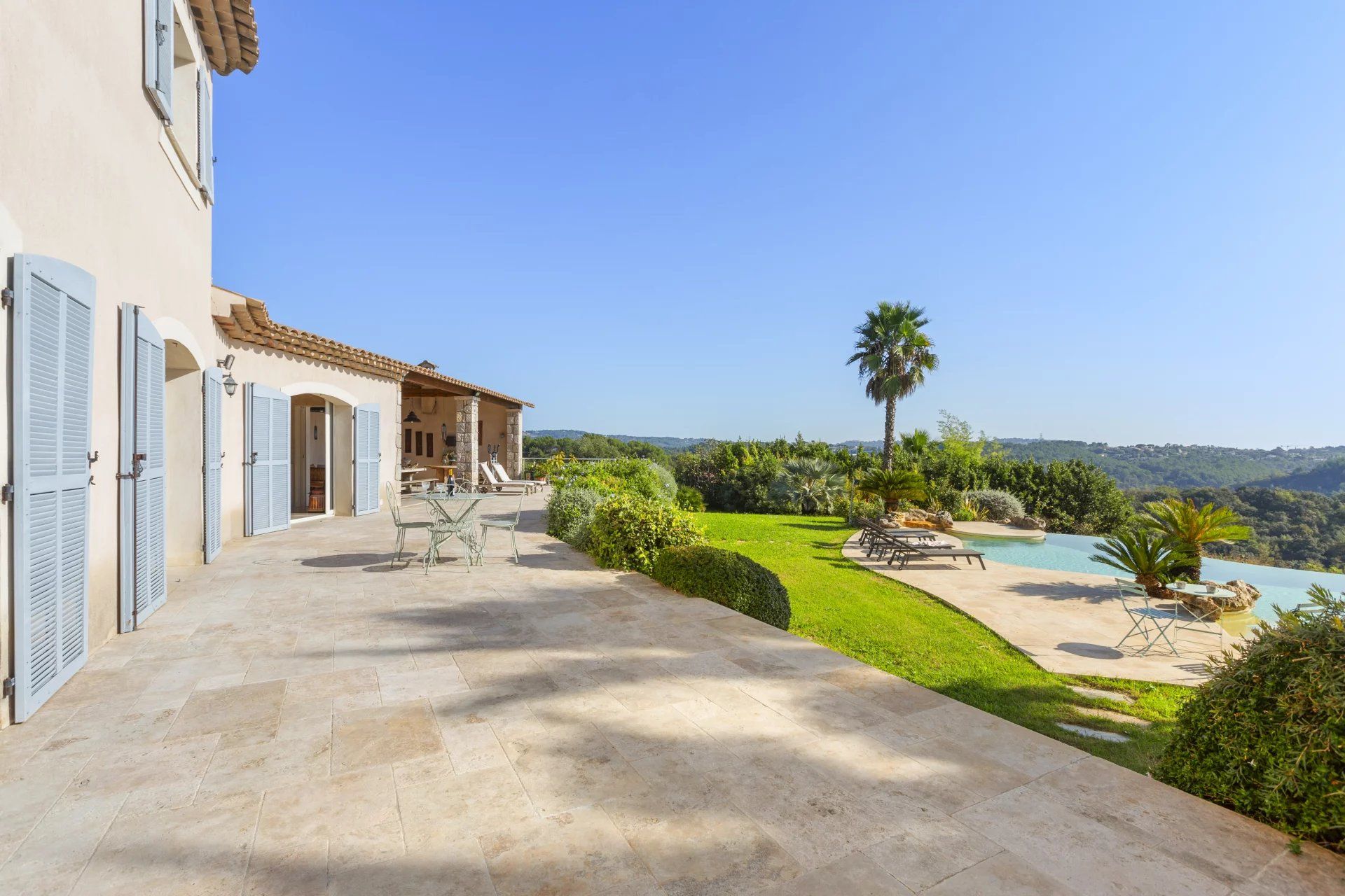 casa en Mougins, Alpes-Maritimes 12816381