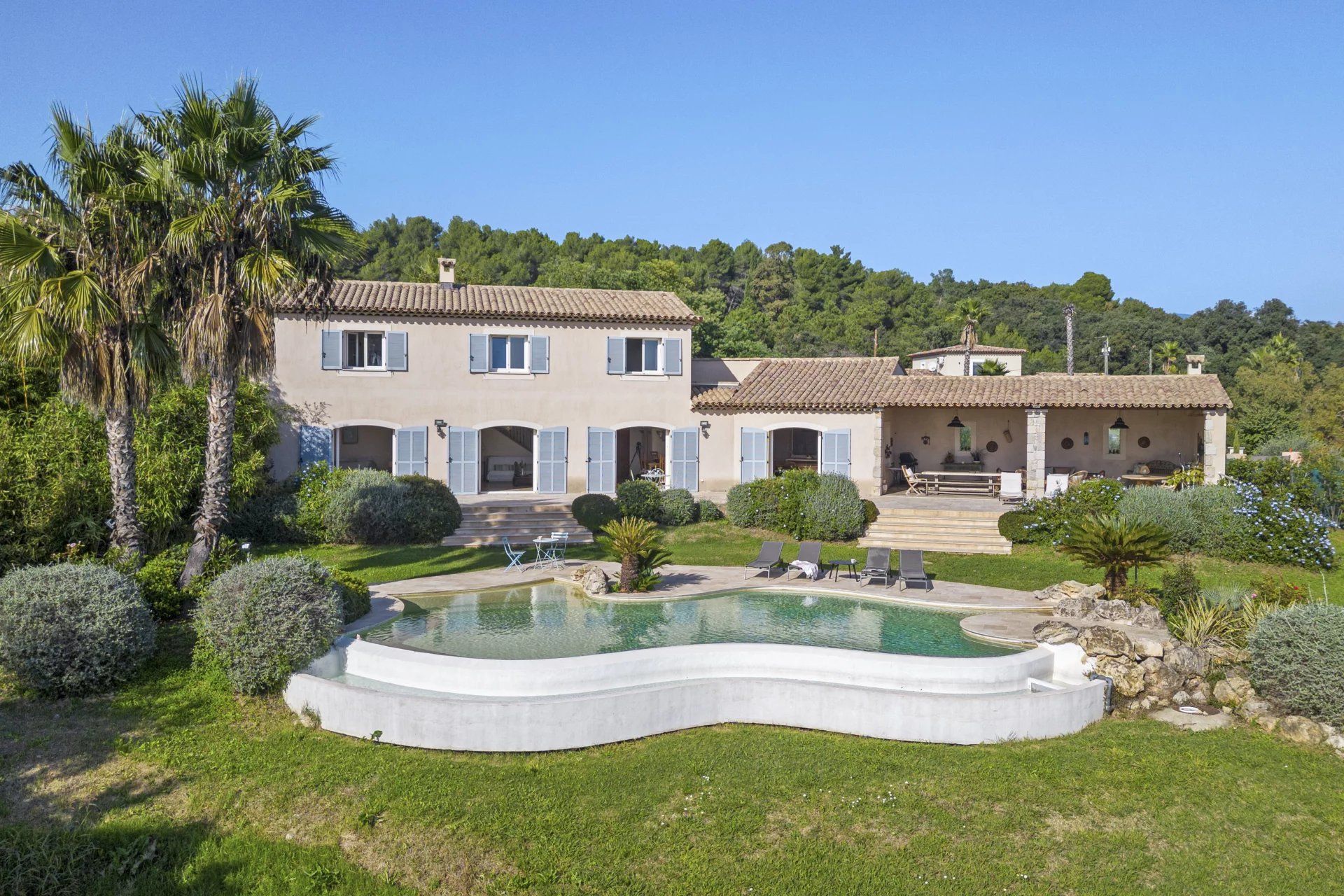 casa en Mougins, Alpes-Maritimes 12816381