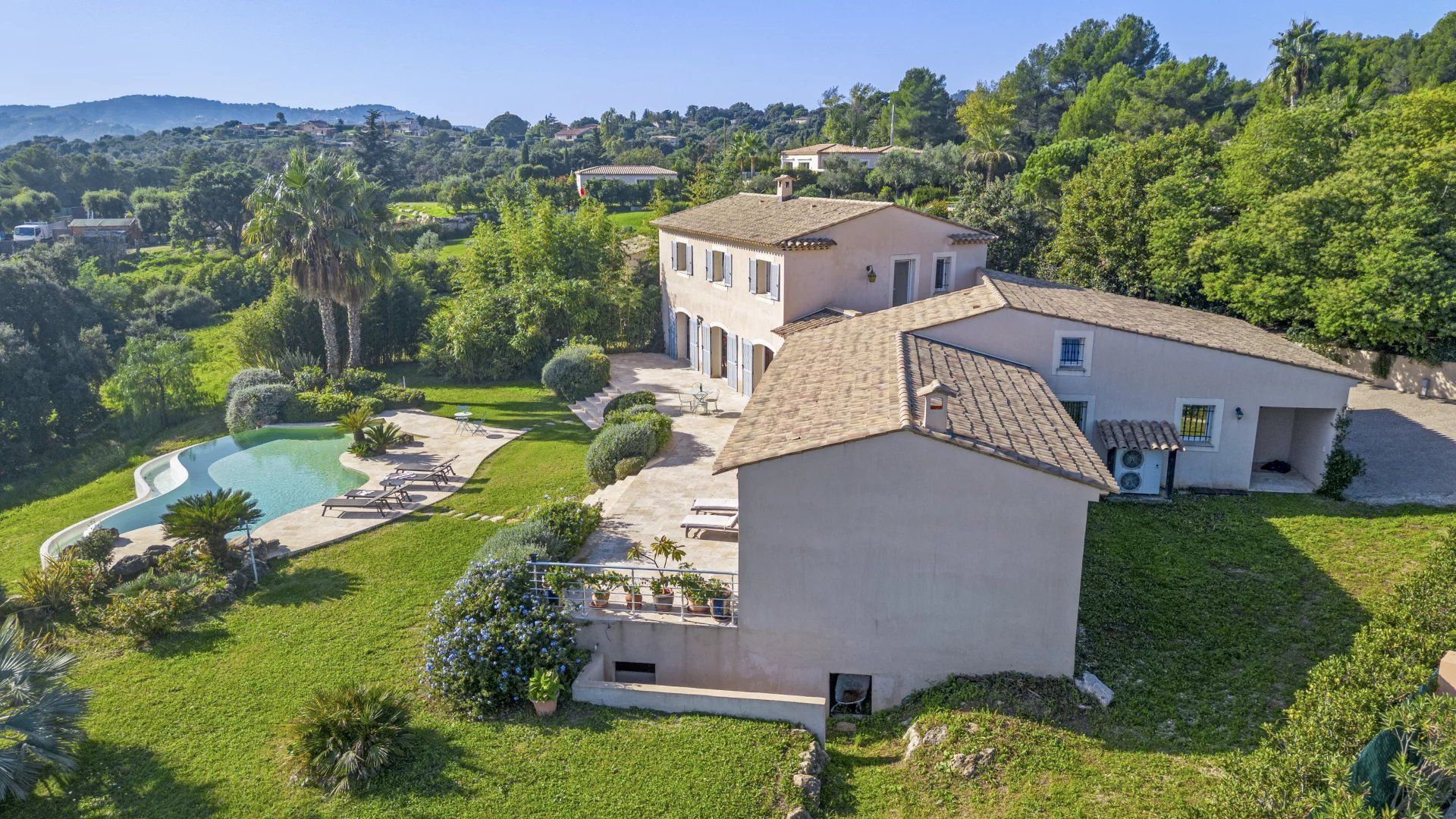 rumah dalam Mougins, Alpes-Maritimes 12816381