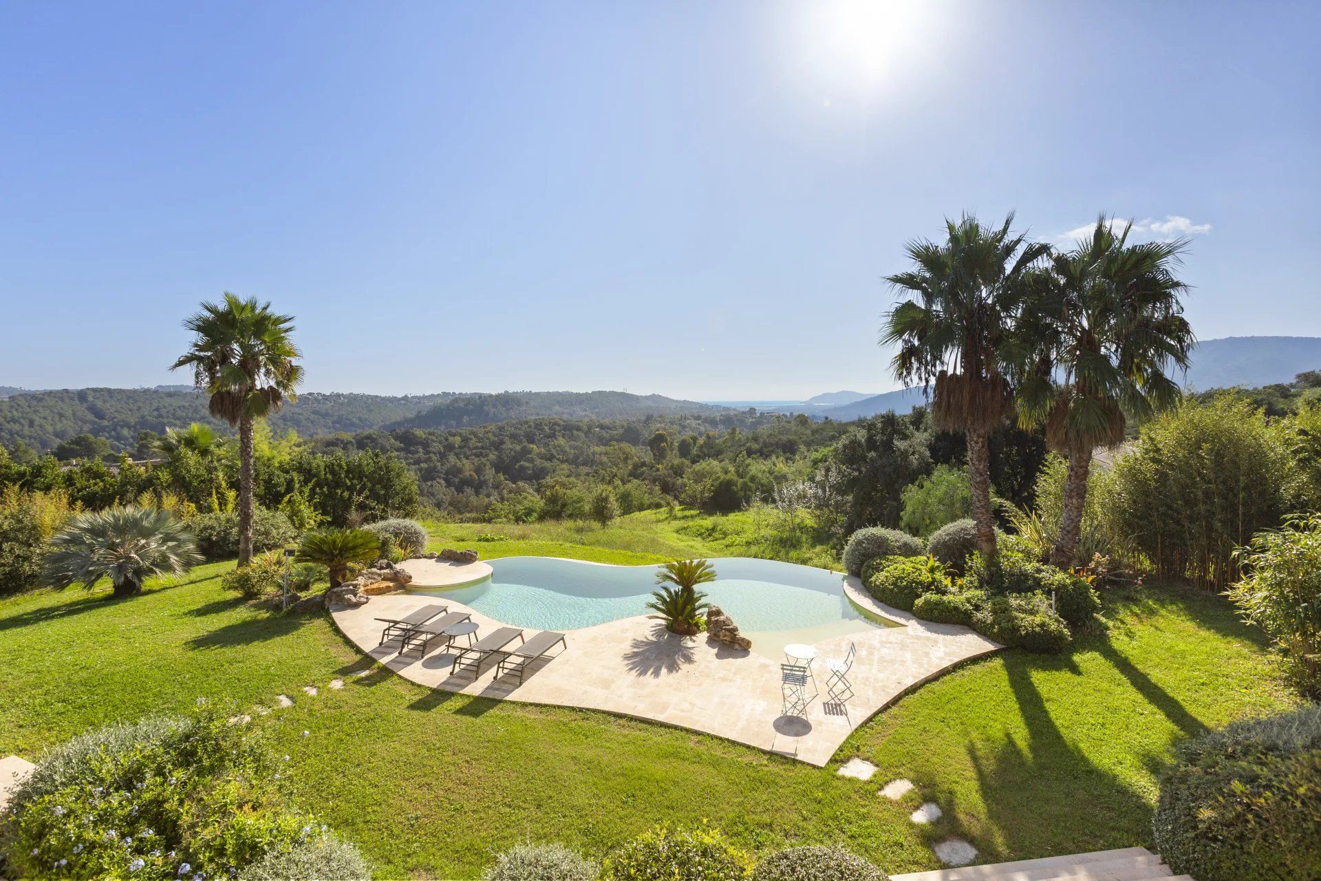 Kediaman dalam Mougins, Alpes-Maritimes 12816381