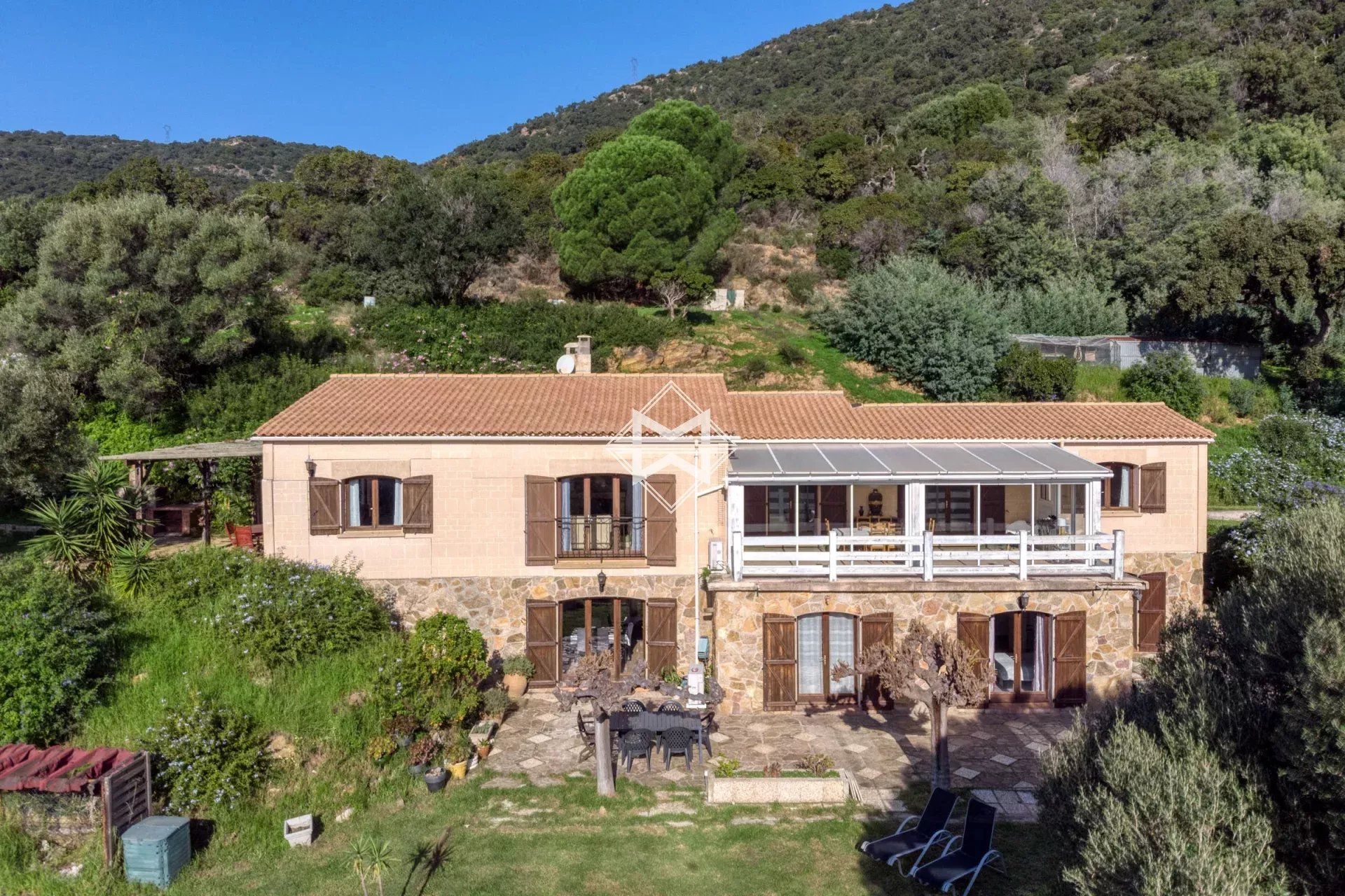 Rumah di Le Lavandou, Provence-Alpes-Cote d'Azur 12816397