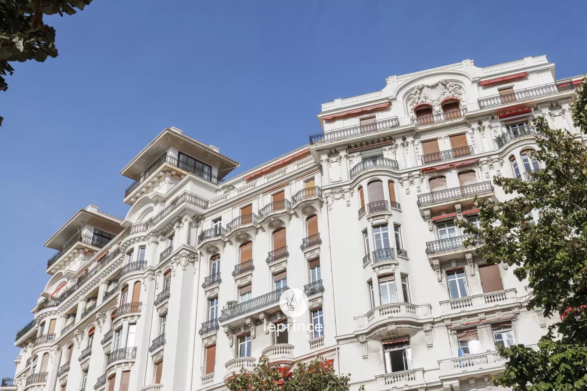 Condominium in Nice, Alpes-Maritimes 12816410