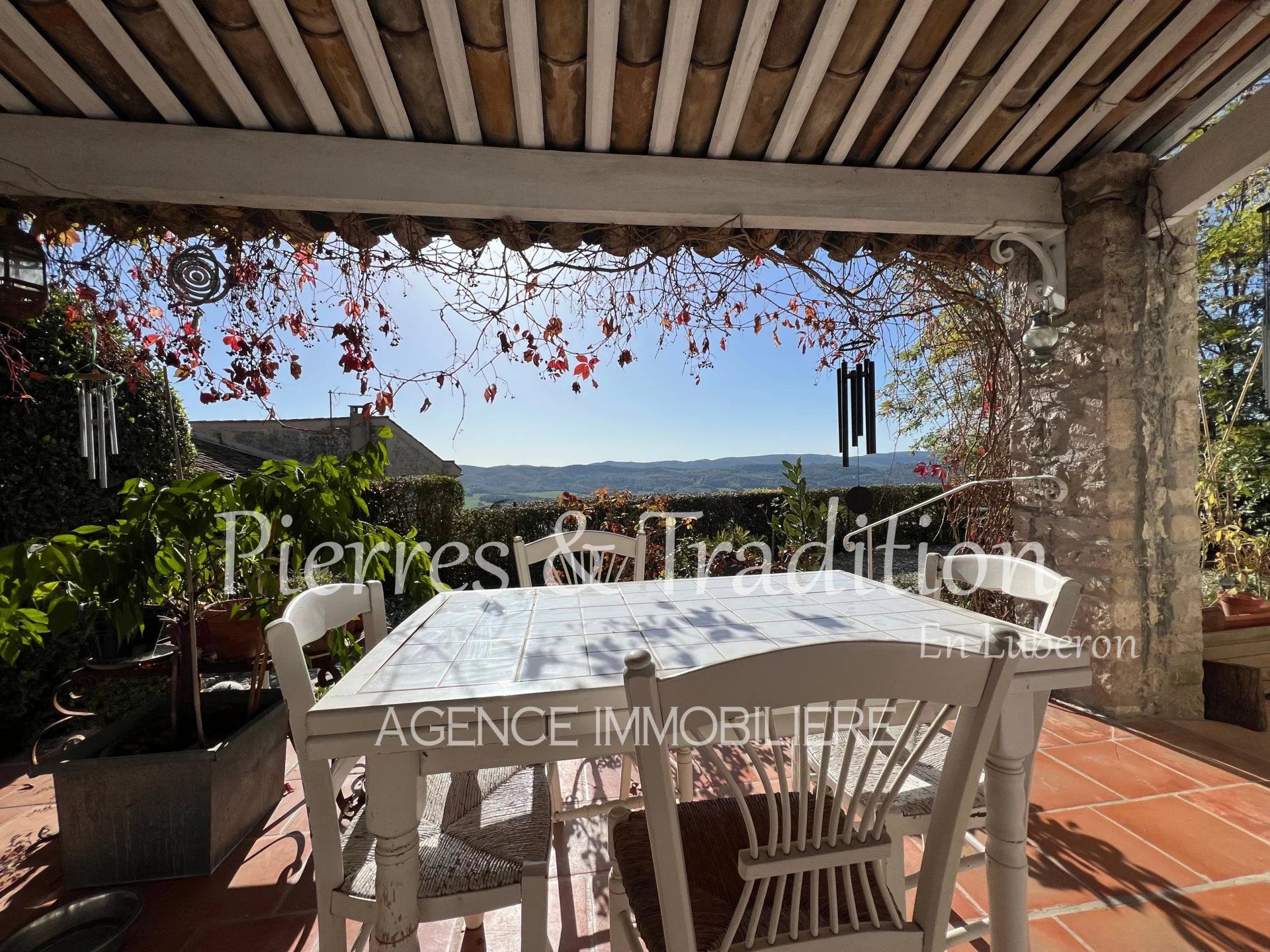 Hus i Reillanne, Provence-Alpes-Cote d'Azur 12816434