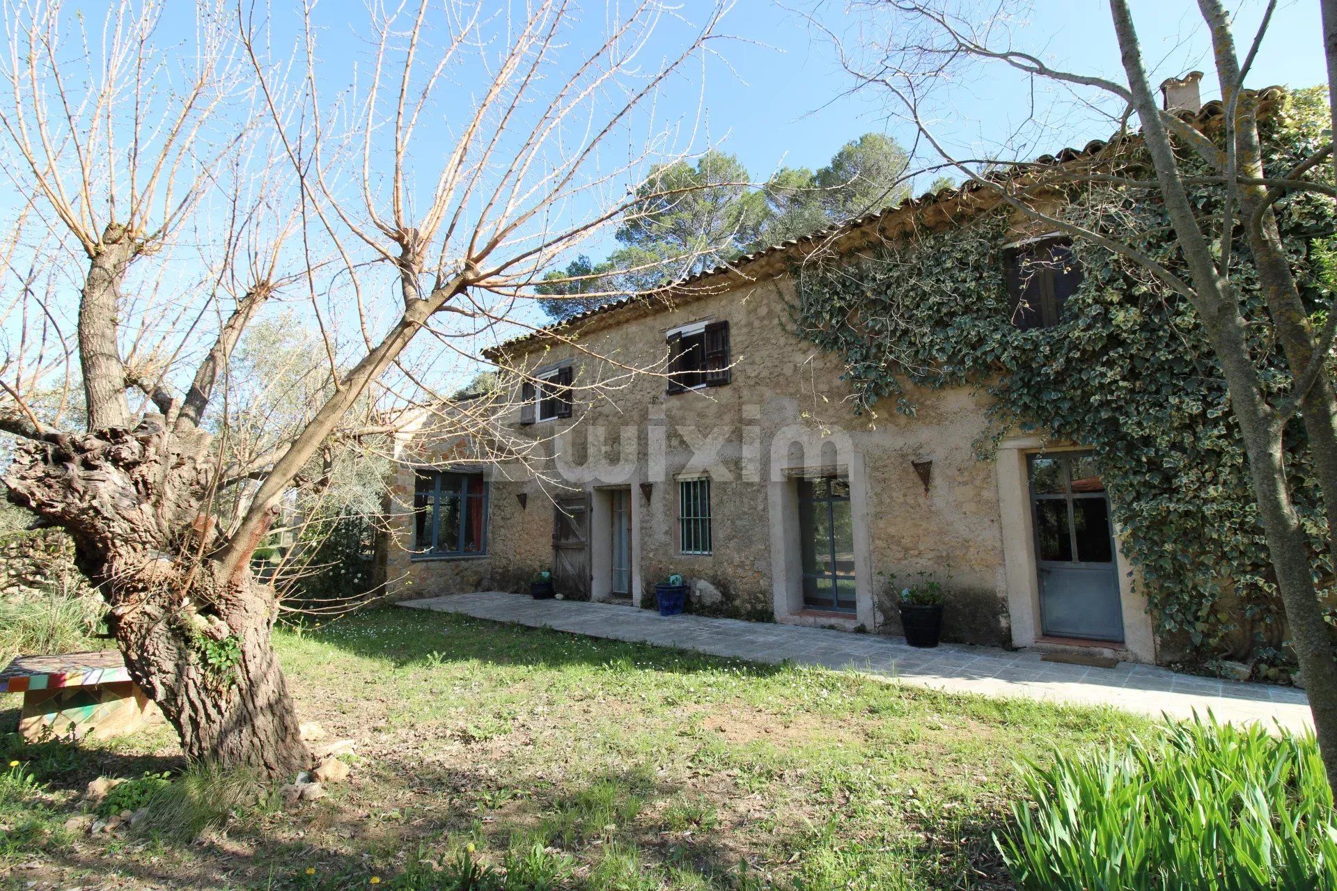 Hus i Entrecasteaux, Var 12816583