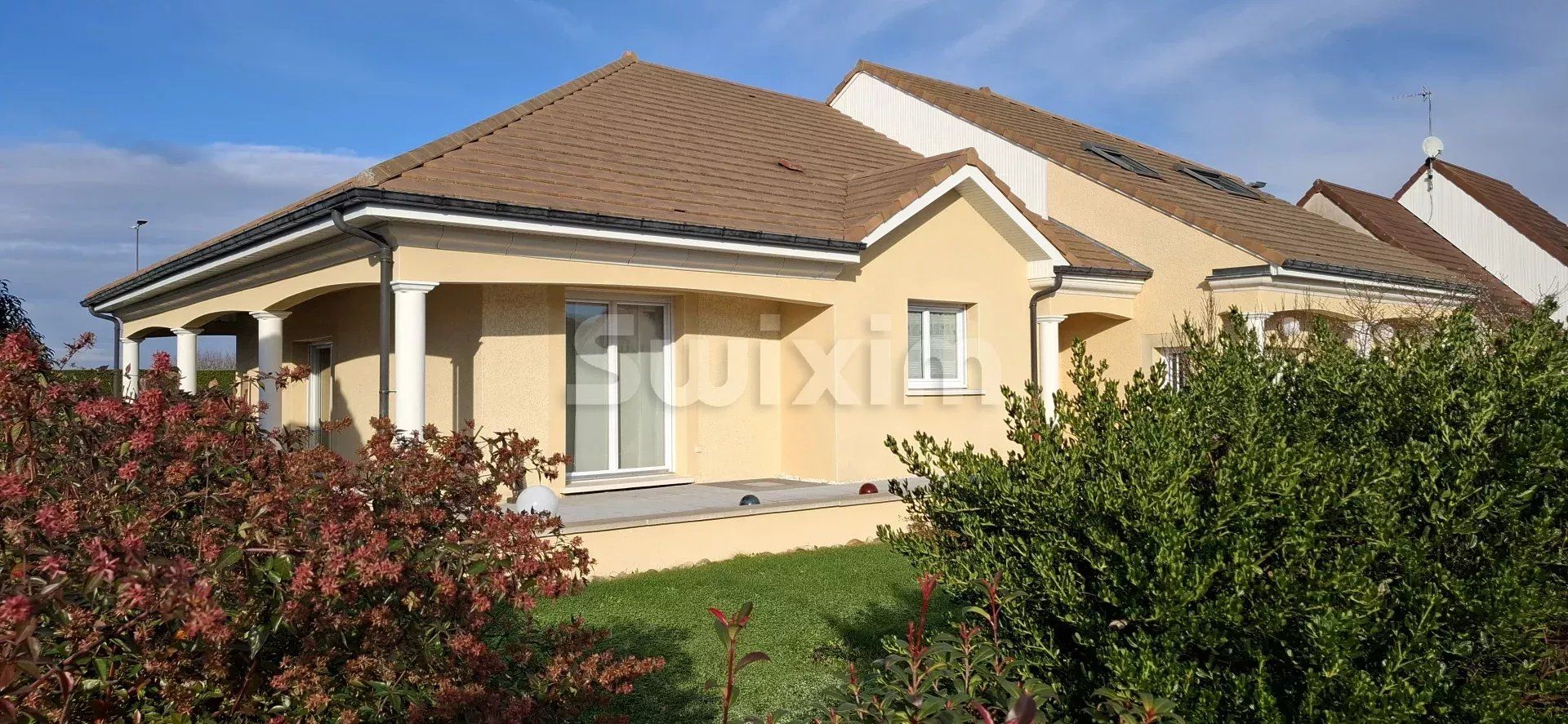 Huis in Dole, Bourgogne-Franche-Comte 12816623