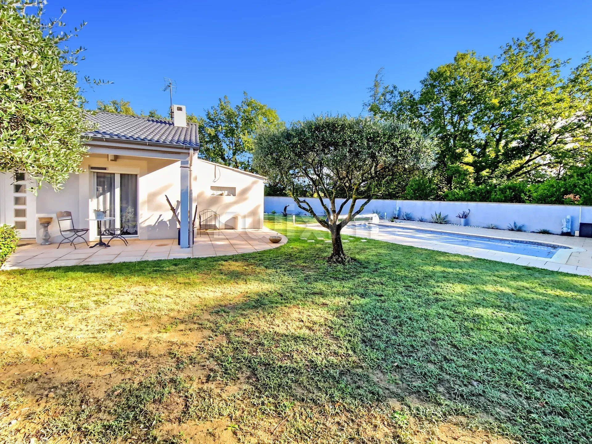 Huis in Montelimar, Auvergne-Rhône-Alpes 12816695