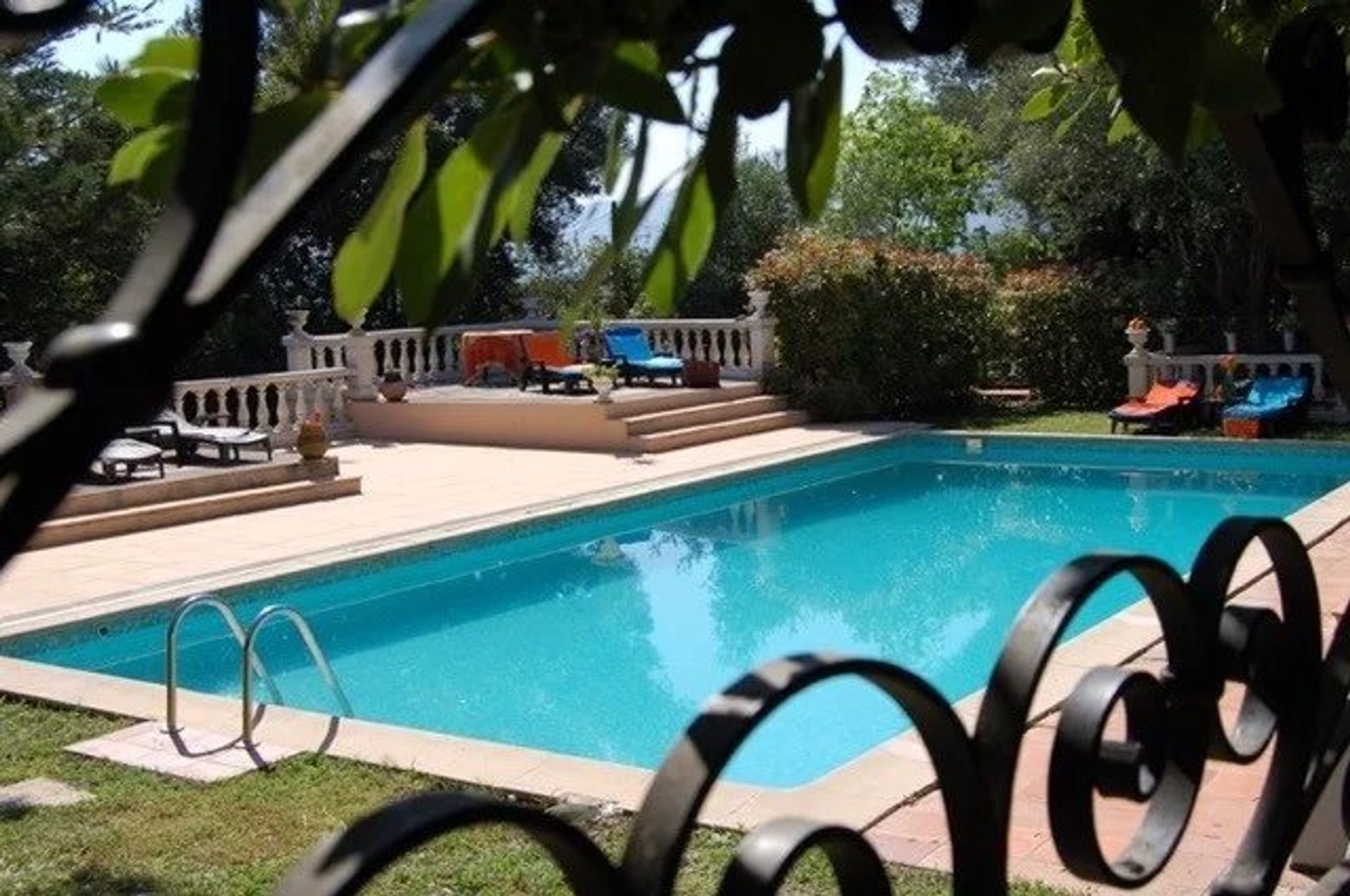 Condominio en Grasse, Alpes-Maritimes 12816771