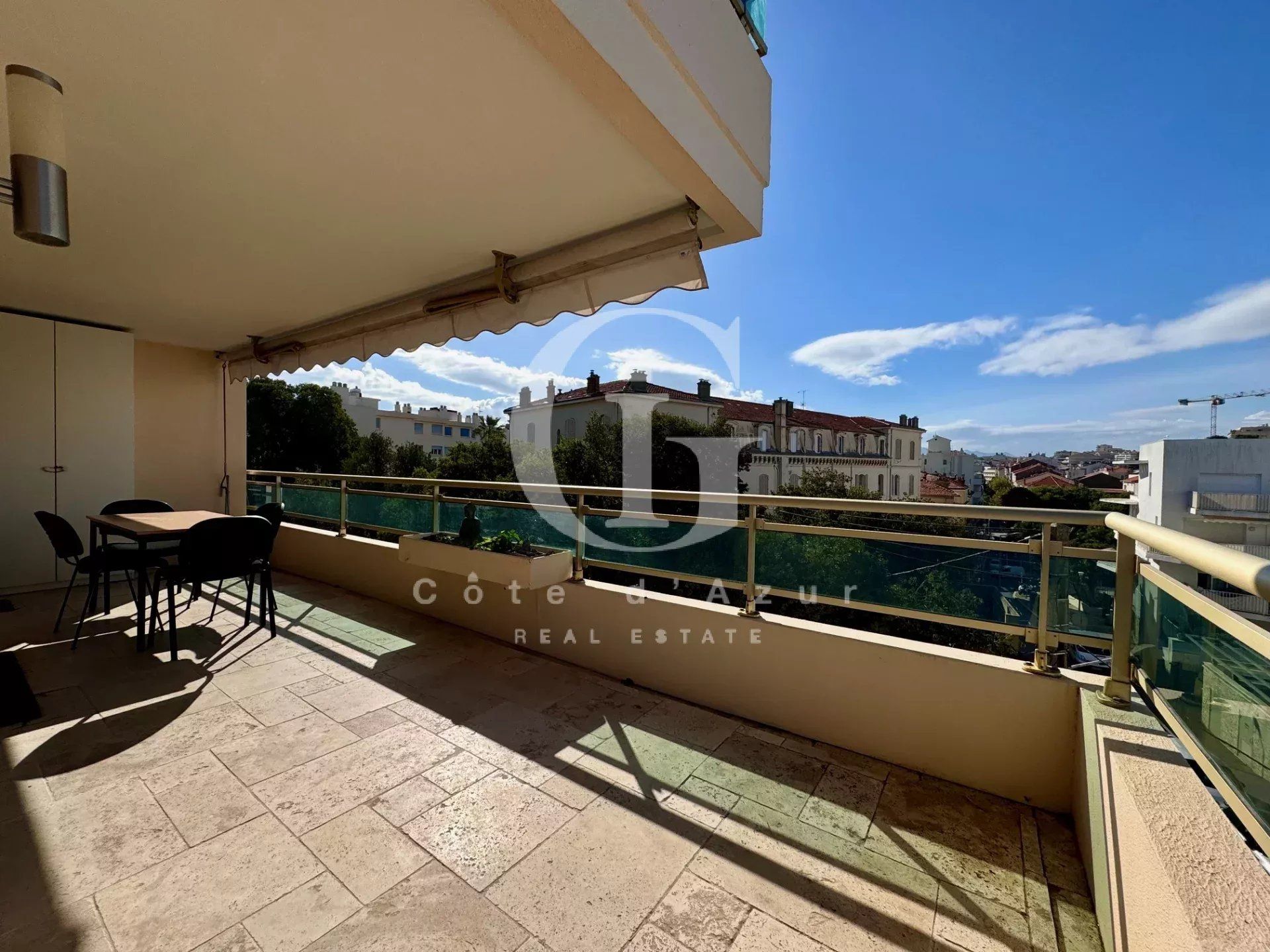 Condominium in Cannes, Provence-Alpes-Côte d'Azur 12816773