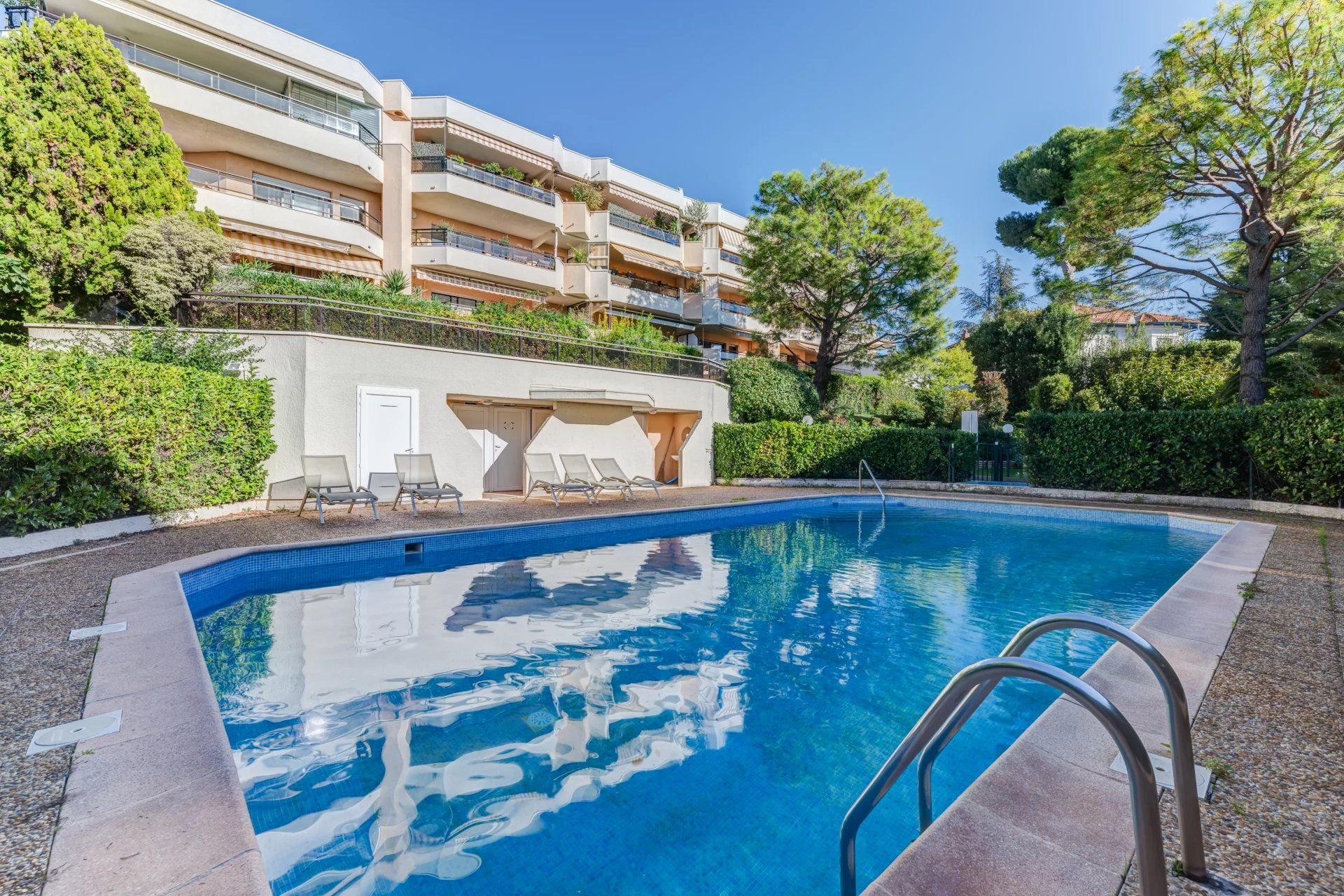 Condominium in Nice, Alpes-Maritimes 12816777