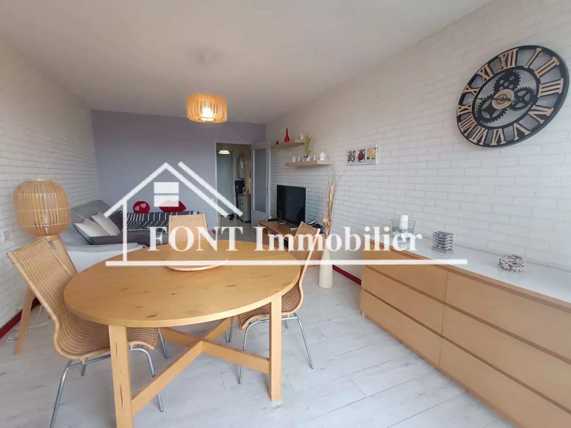 Condominium in Saint-Etienne, Auvergne-Rhone-Alpes 12816799