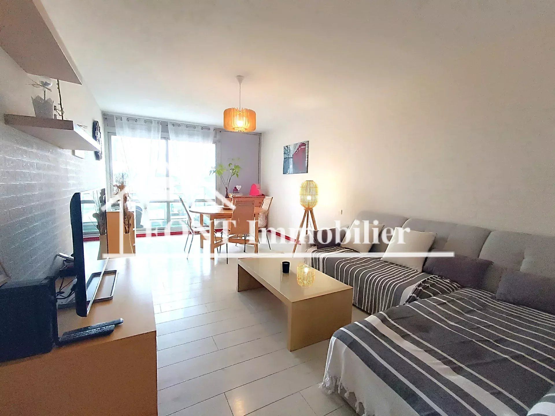 Condominium dans Saint-Etienne, Auvergne-Rhone-Alpes 12816799