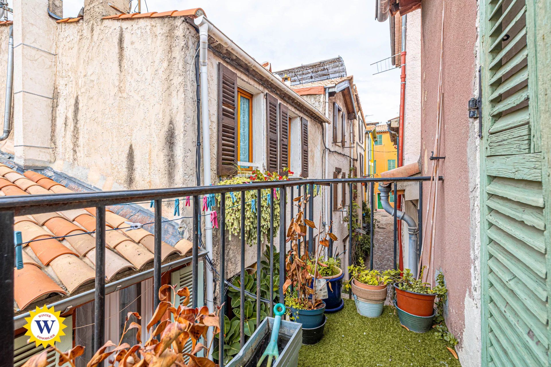 Multiple Houses in Saint-Laurent-du-Var, Provence-Alpes-Cote d'Azur 12816820