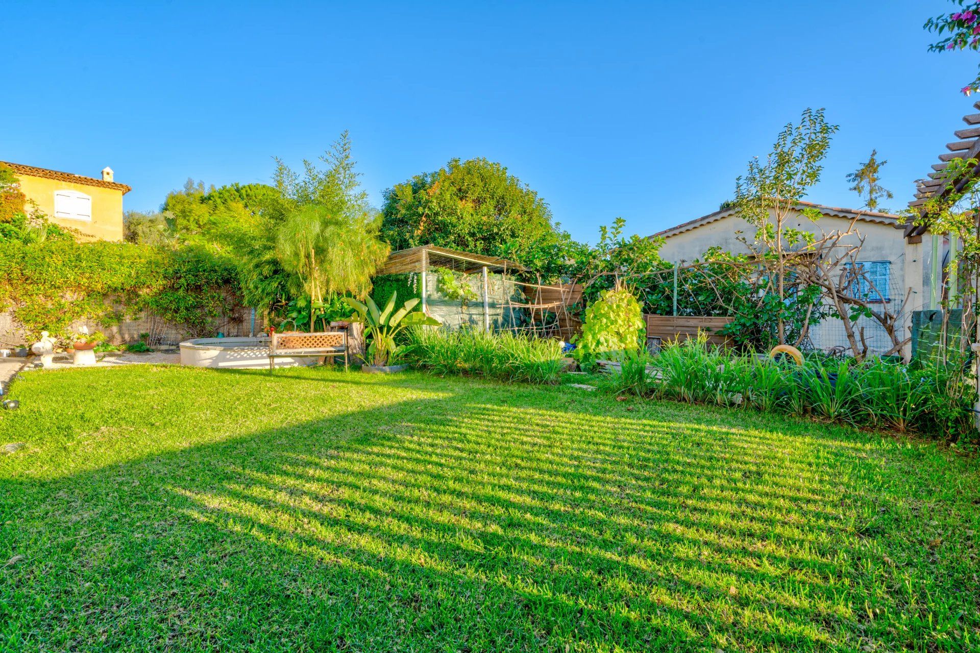 Casa nel Saint-Isidore, Provence-Alpes-Cote d'Azur 12816822