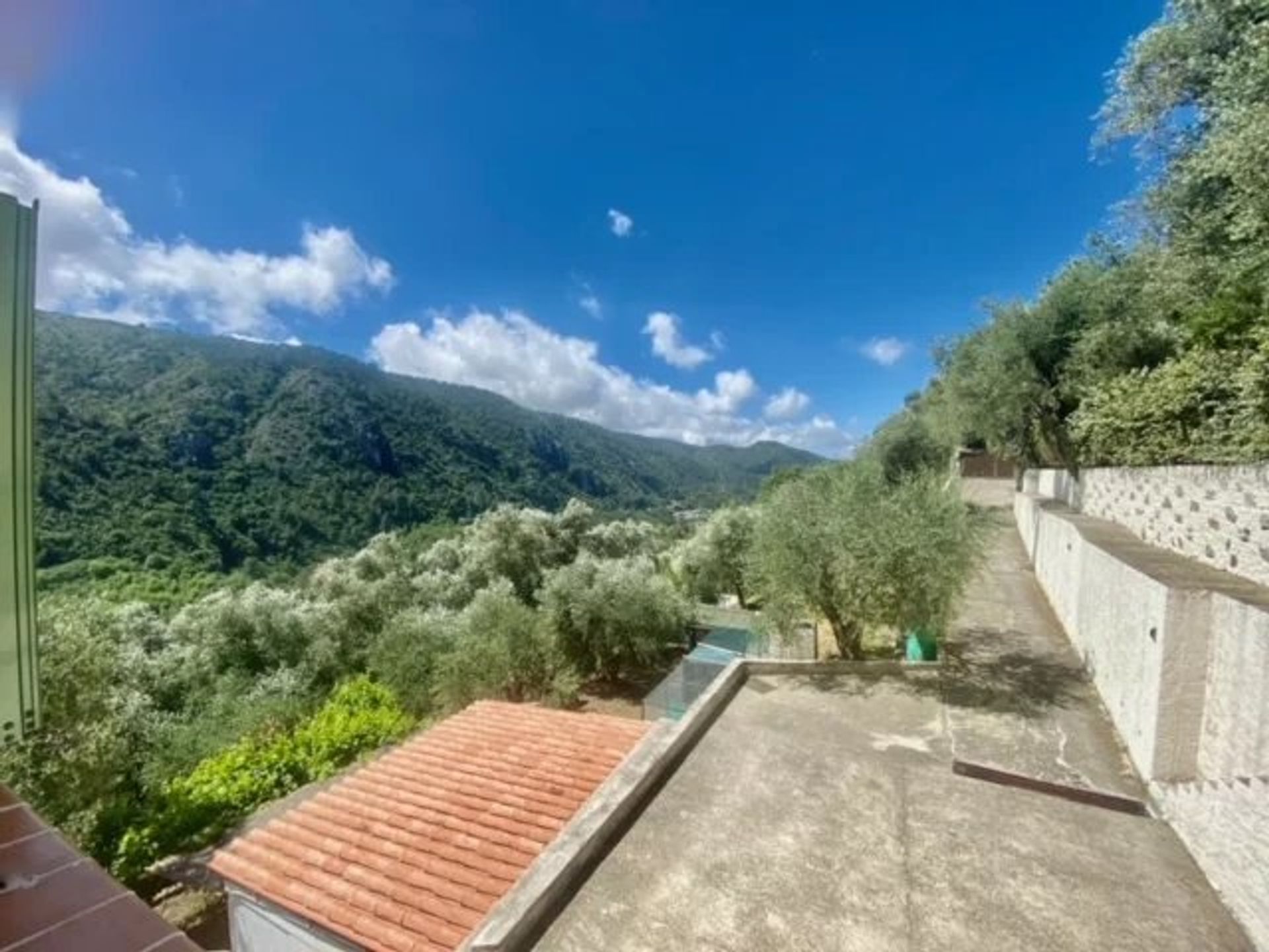 بيت في Peillon, Alpes-Maritimes 12816825