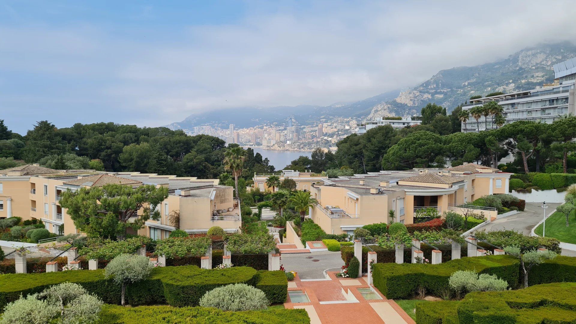 Condominio en Roquebrune-Cap-Martin, Alpes-Maritimes 12816846