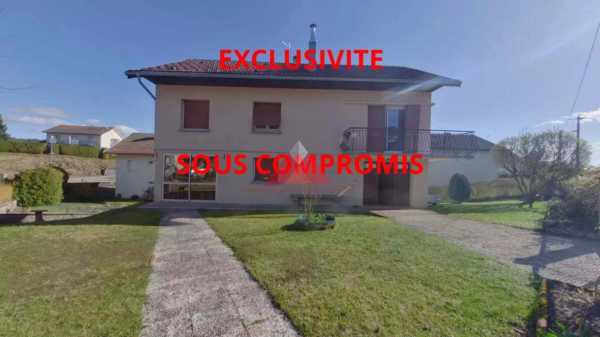 Huis in Saint-Laurent-du-Jura, Bourgogne-Franche-Comte 12816869