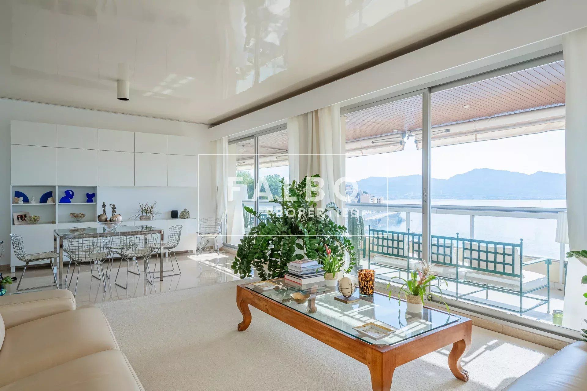 Condominium in Marseille 7ème, Bouches-du-Rhône 12816975