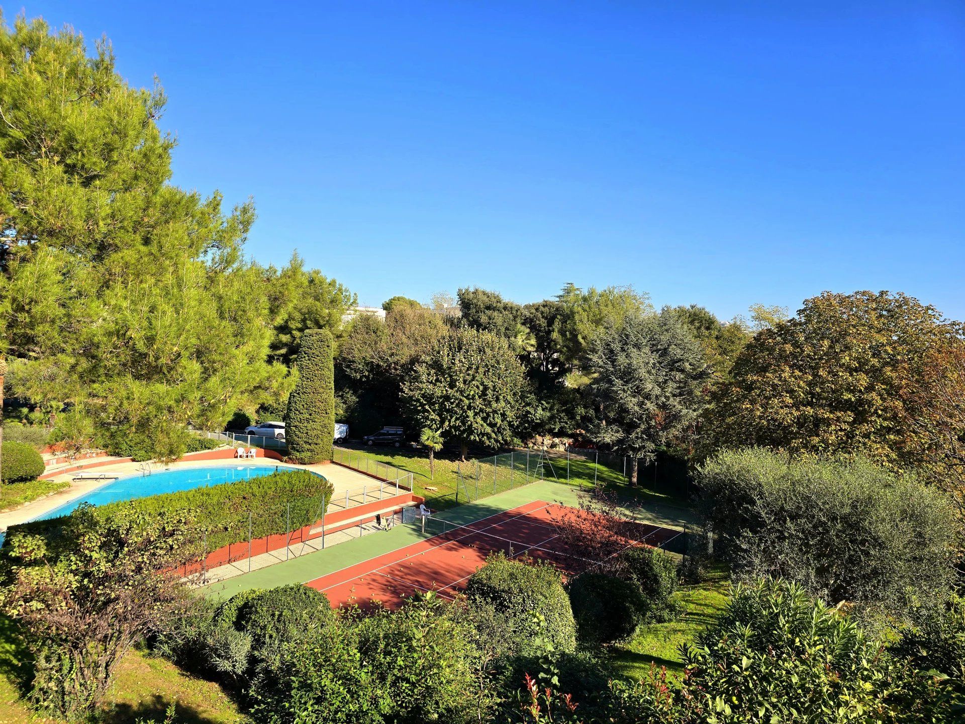 Condominium in Villeneuve-Loubet, Provence-Alpes-Cote d'Azur 12817056