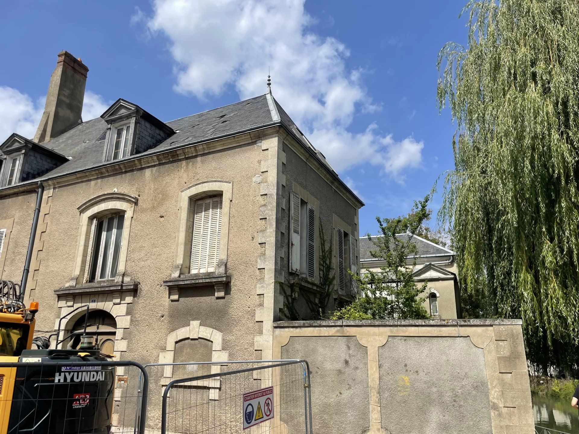 אַחֵר ב Montargis, Centre-Val de Loire 12817057