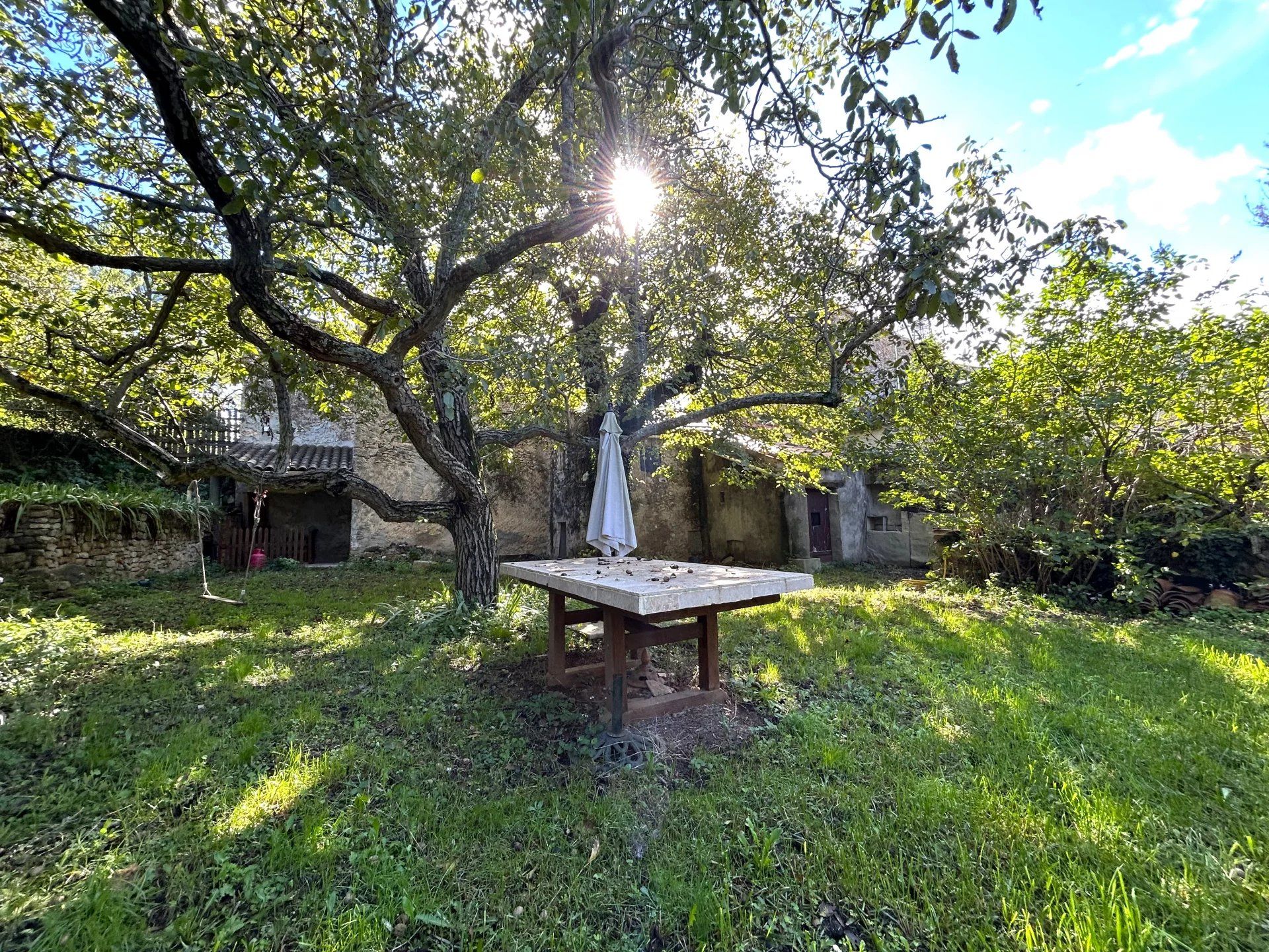 Huis in La Roquebrussanne, Provence-Alpes-Côte d'Azur 12817106