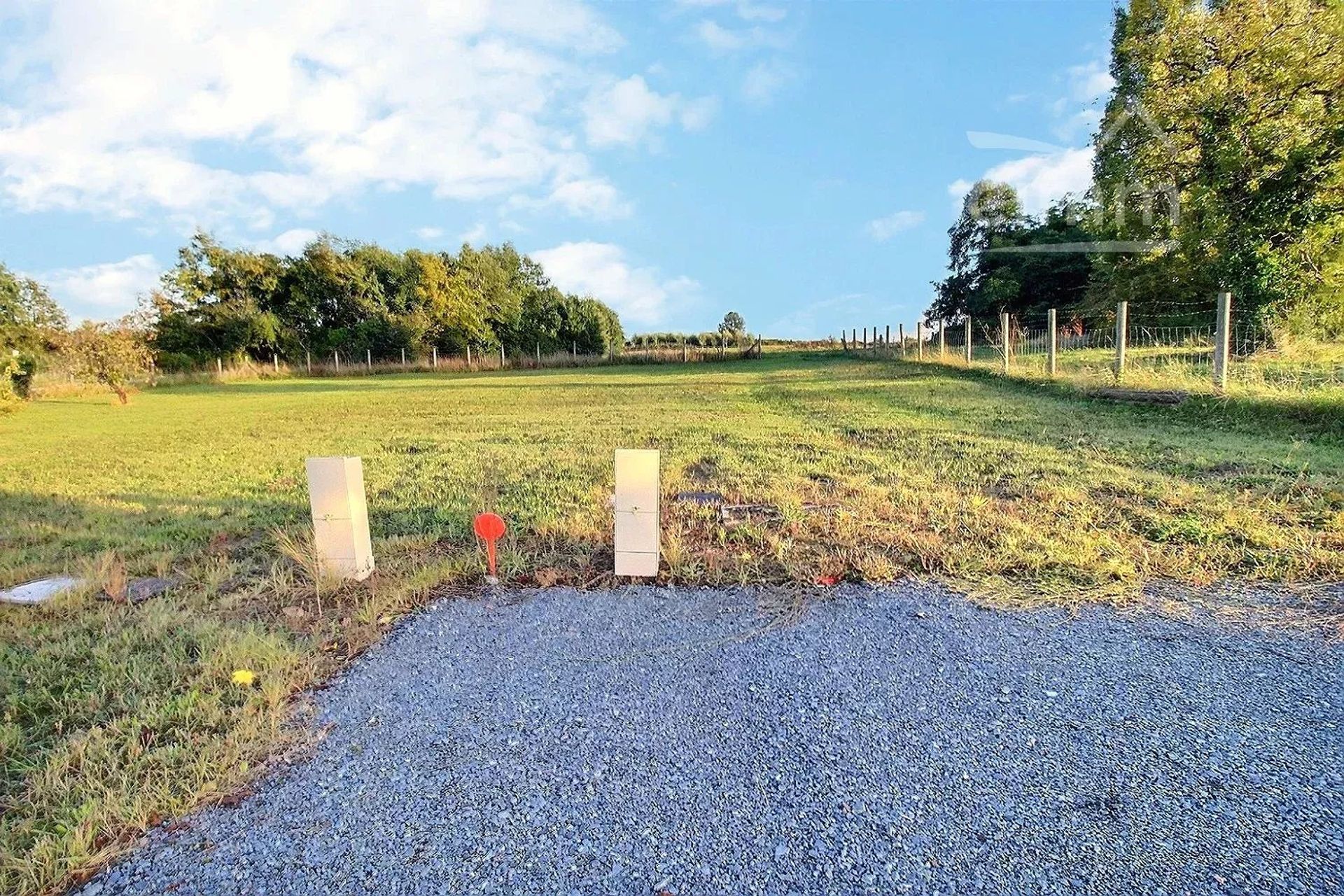 土地 在 Lignières-de-Touraine, Indre-et-Loire 12817201