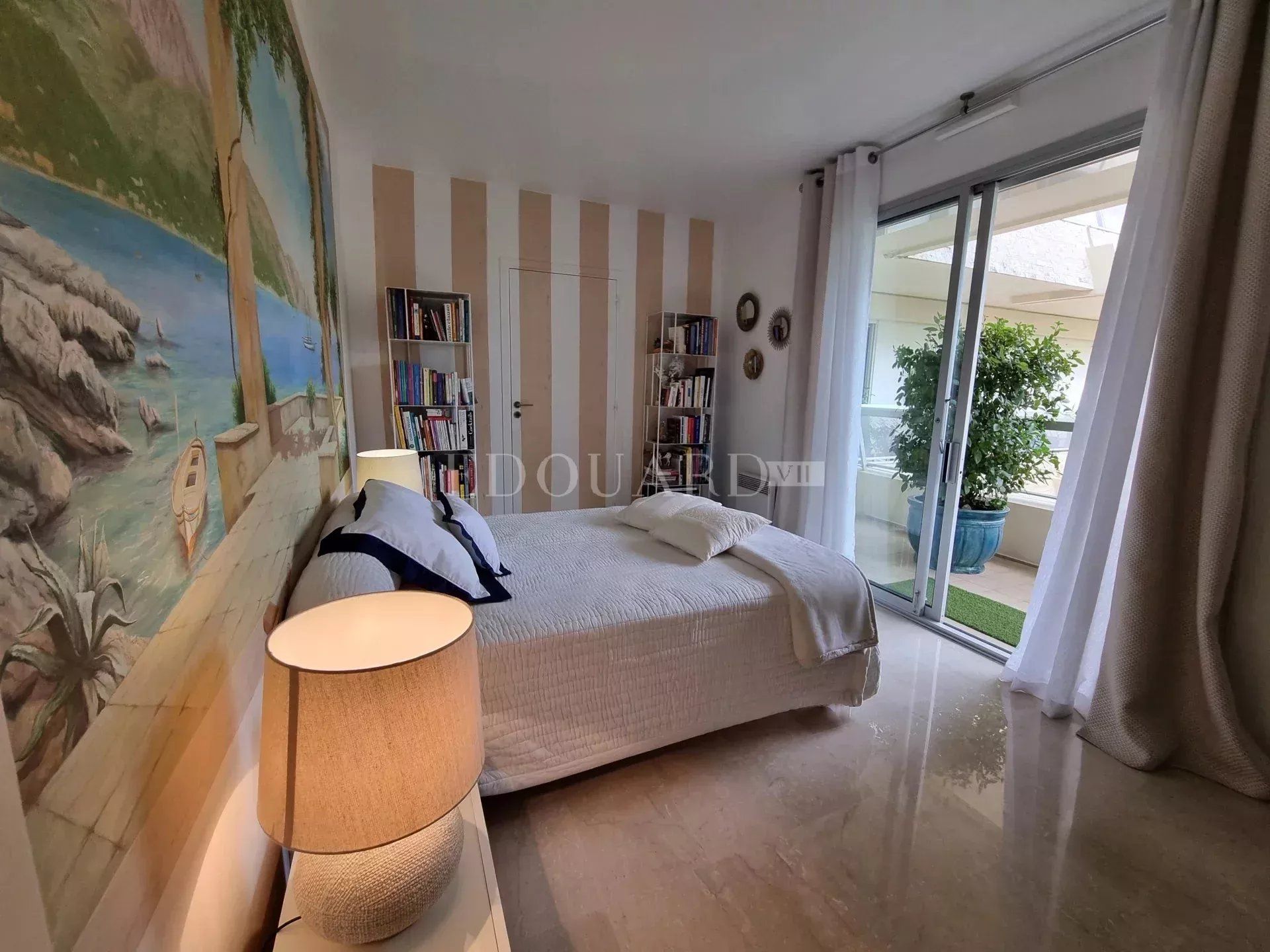 Condominio en Roquebrune-Cap-Martin, Alpes-Maritimes 12817398