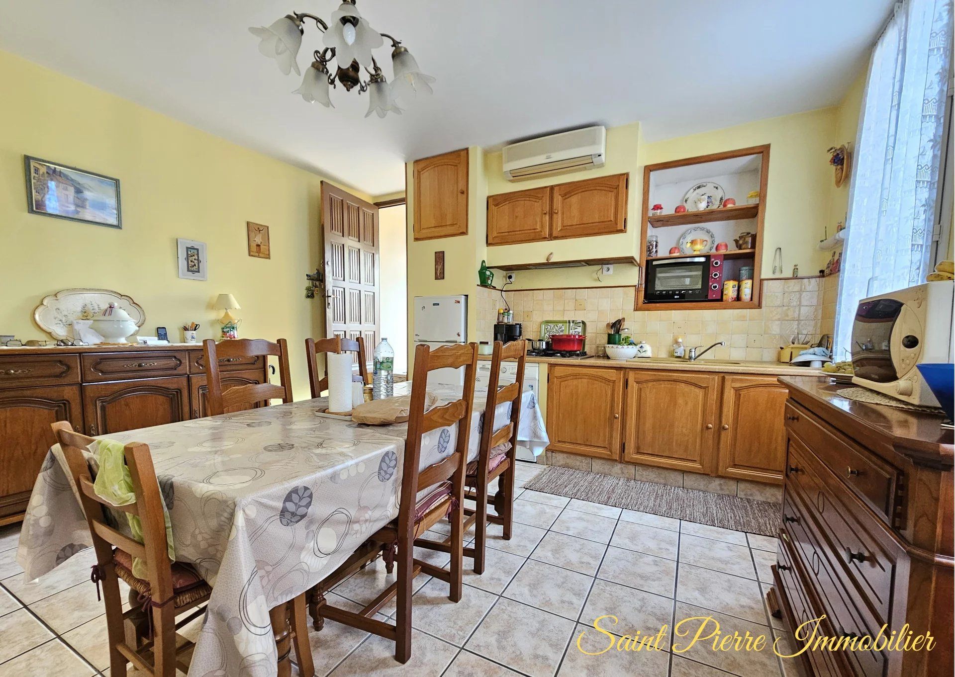 Osakehuoneisto sisään Martigues, Provence-Alpes-Cote d'Azur 12817482