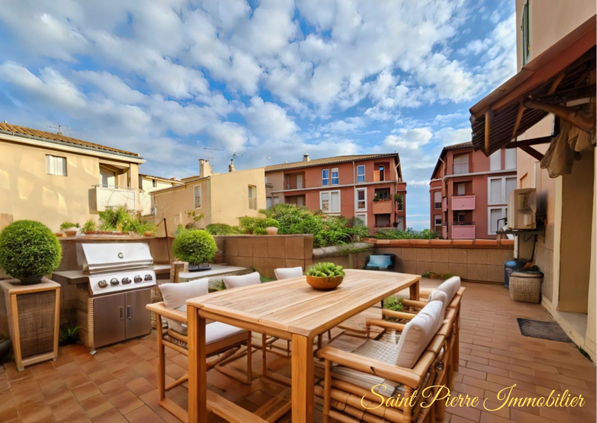 Condominium in Martigues, Provence-Alpes-Cote d'Azur 12817482