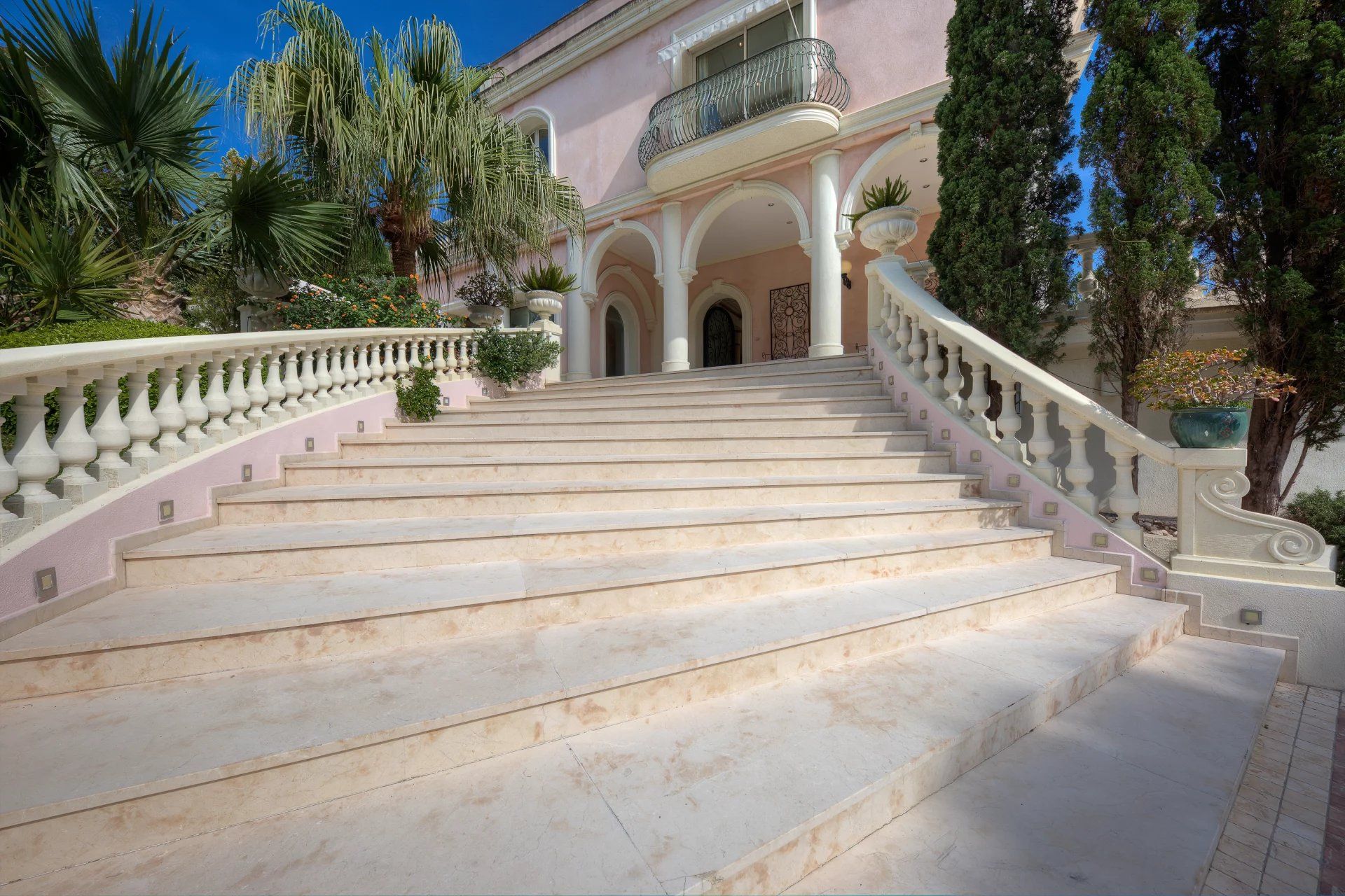 Haus im Antibes, Alpes-Maritimes 12817507