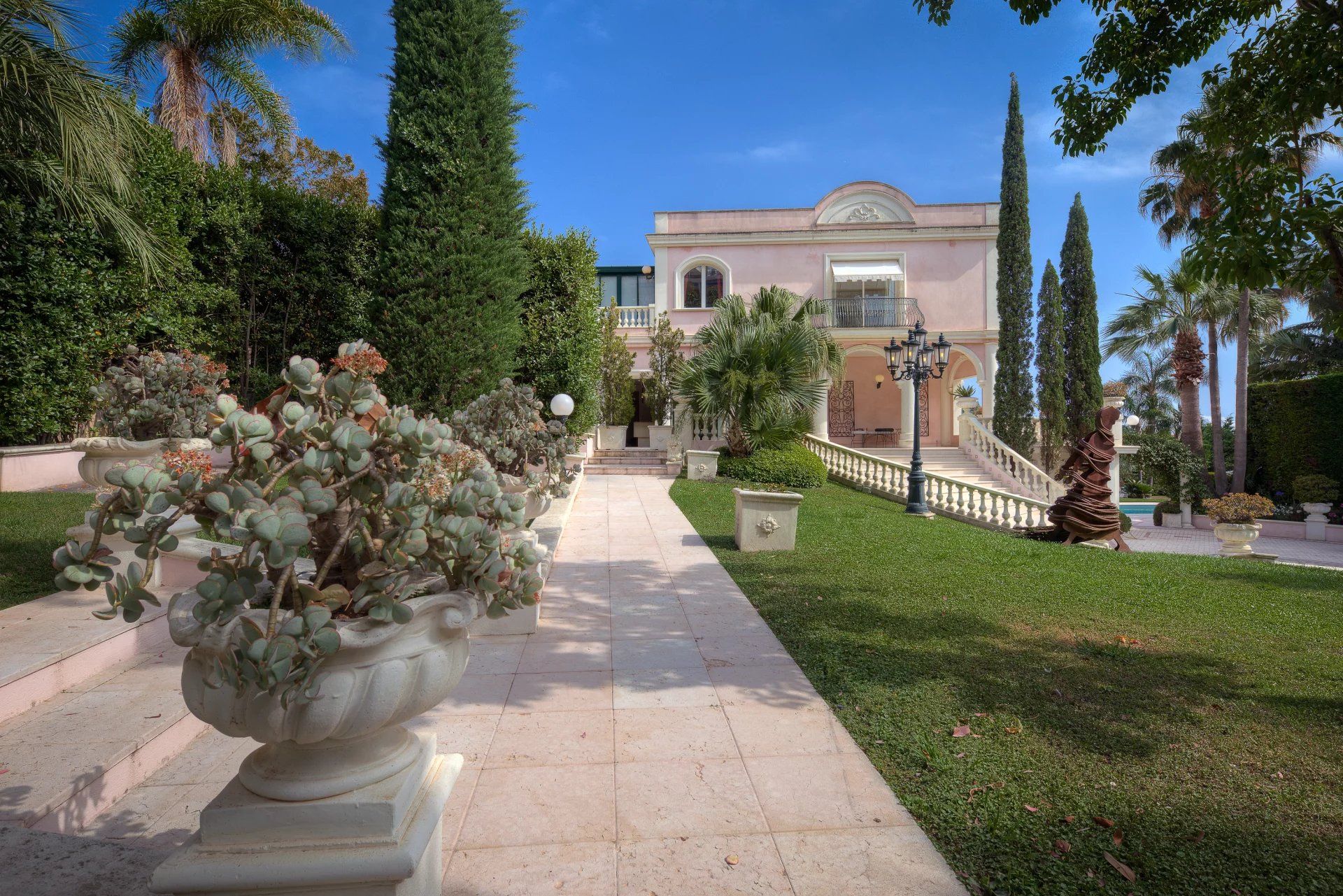 Haus im Antibes, Alpes-Maritimes 12817507