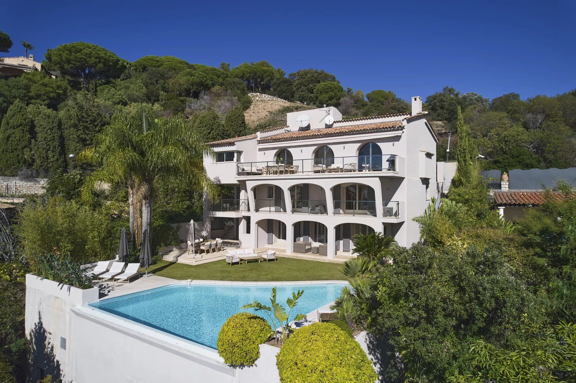 Rumah di Cannes, Provence-Alpes-Cote d'Azur 12817508