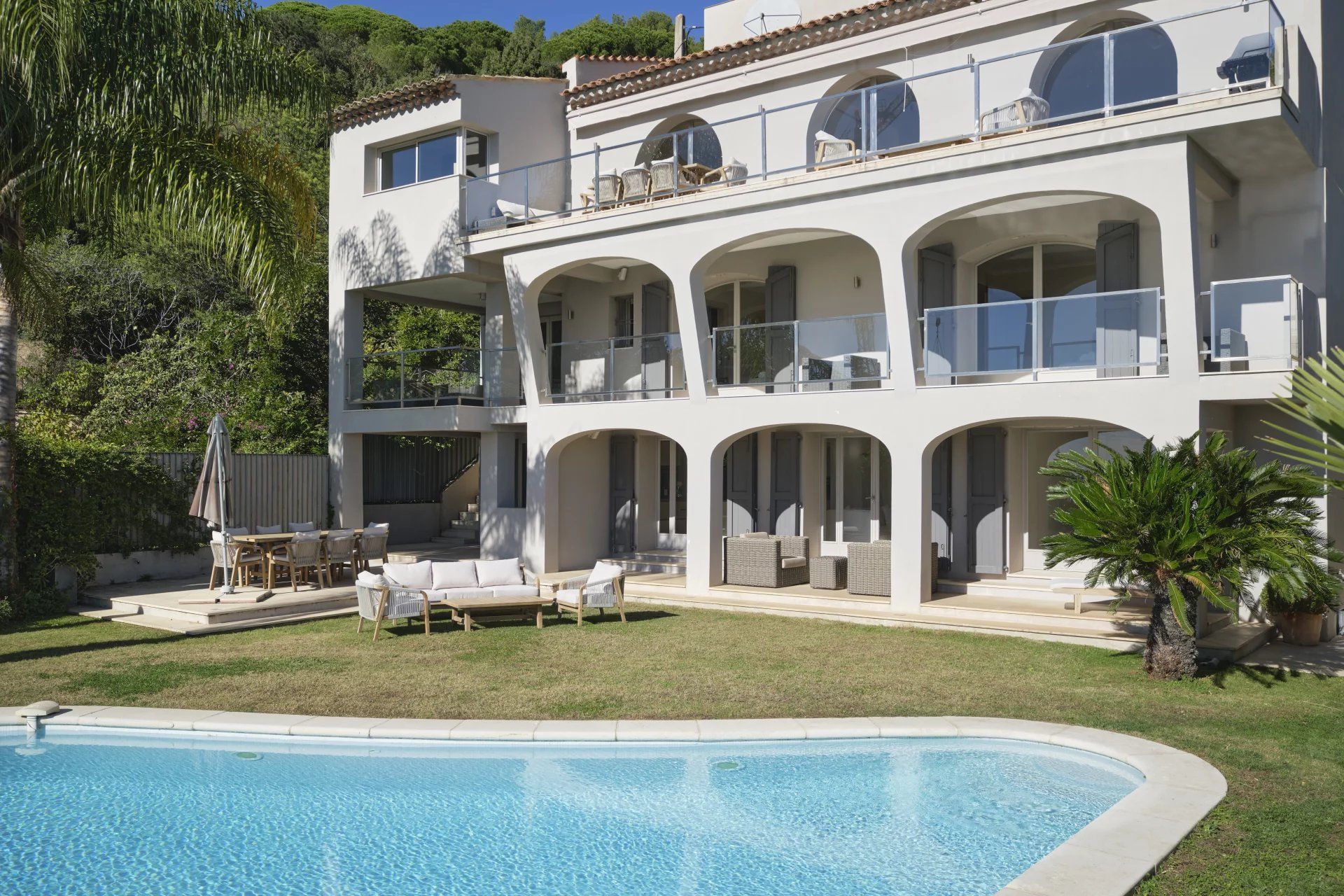 Rumah di Cannes, Provence-Alpes-Cote d'Azur 12817508