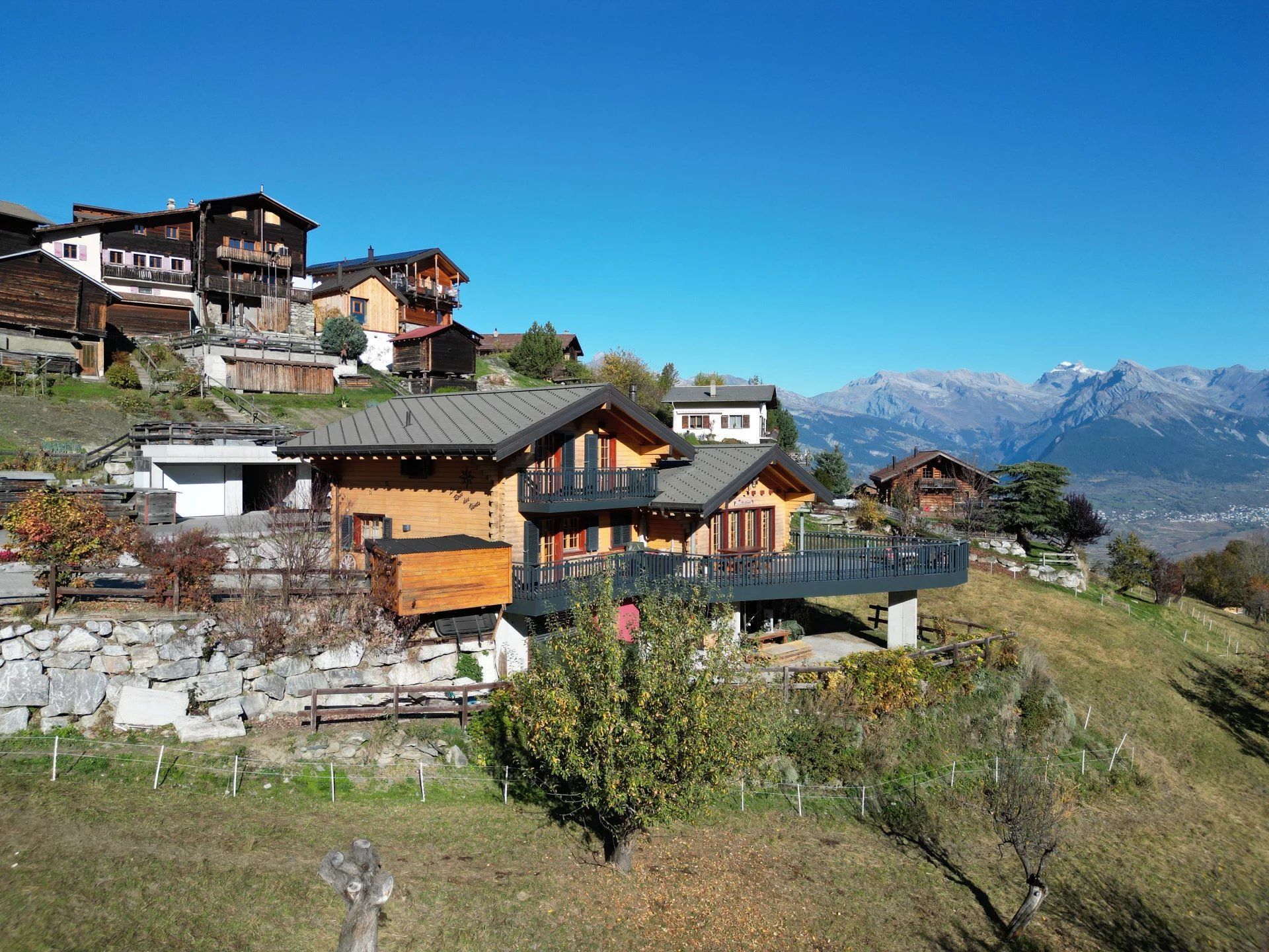 房子 在 Haute-Nendaz, District de Conthey 12817653