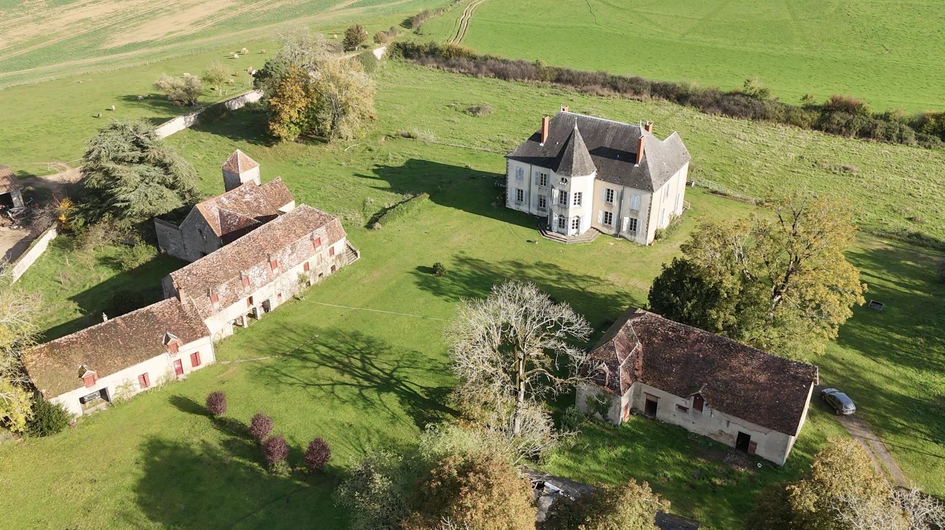 Rumah di Champvert, Nièvre 12817677