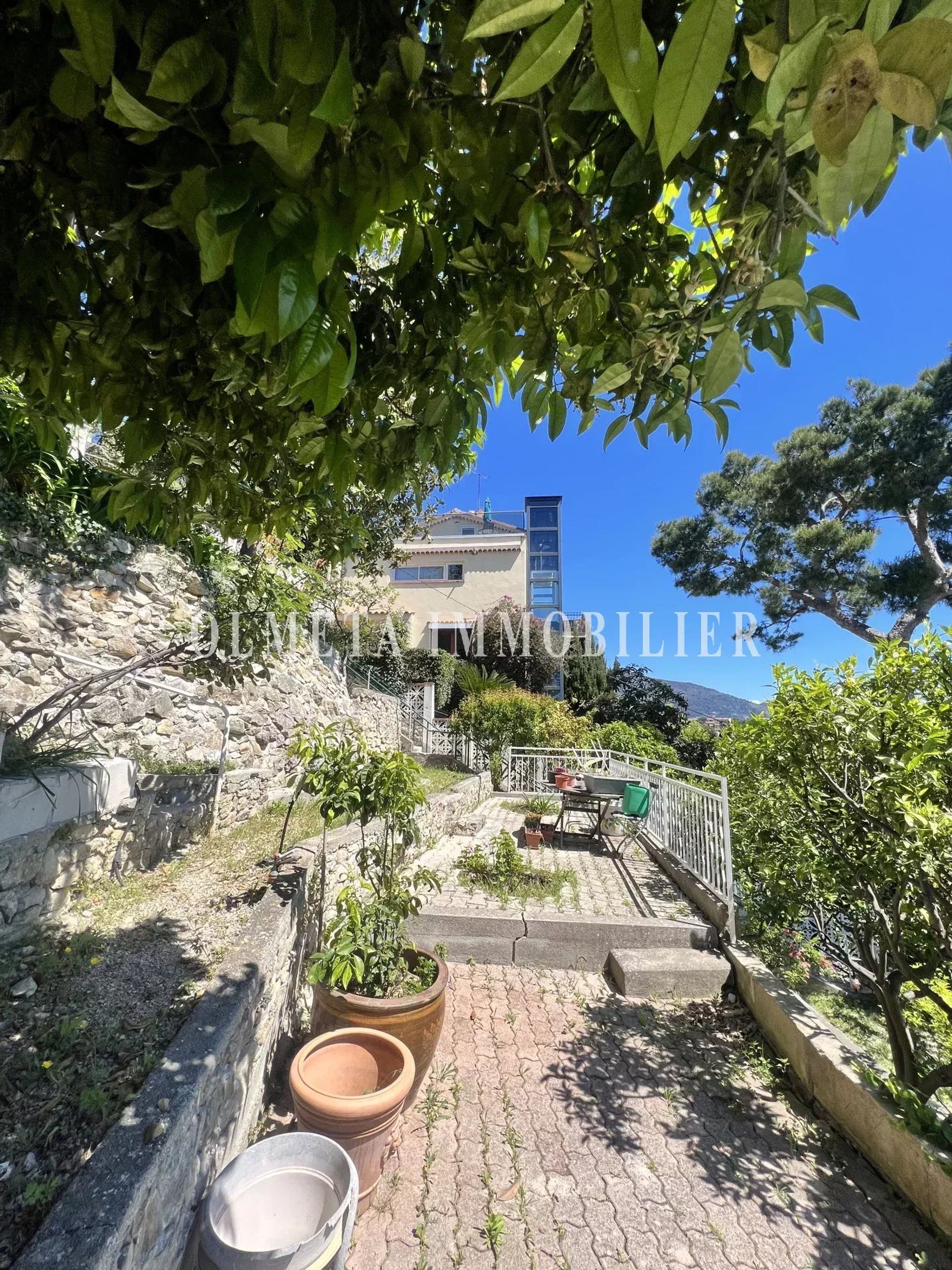 House in Roquebrune-Cap-Martin, Alpes-Maritimes 12817678