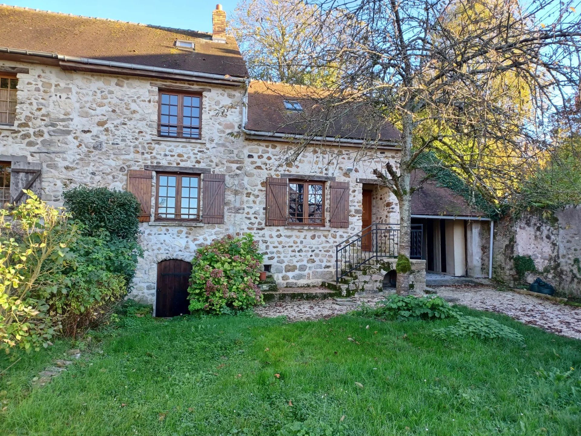 Rumah di Lizy-sur-Ourcq, Ile-de-Perancis 12817693