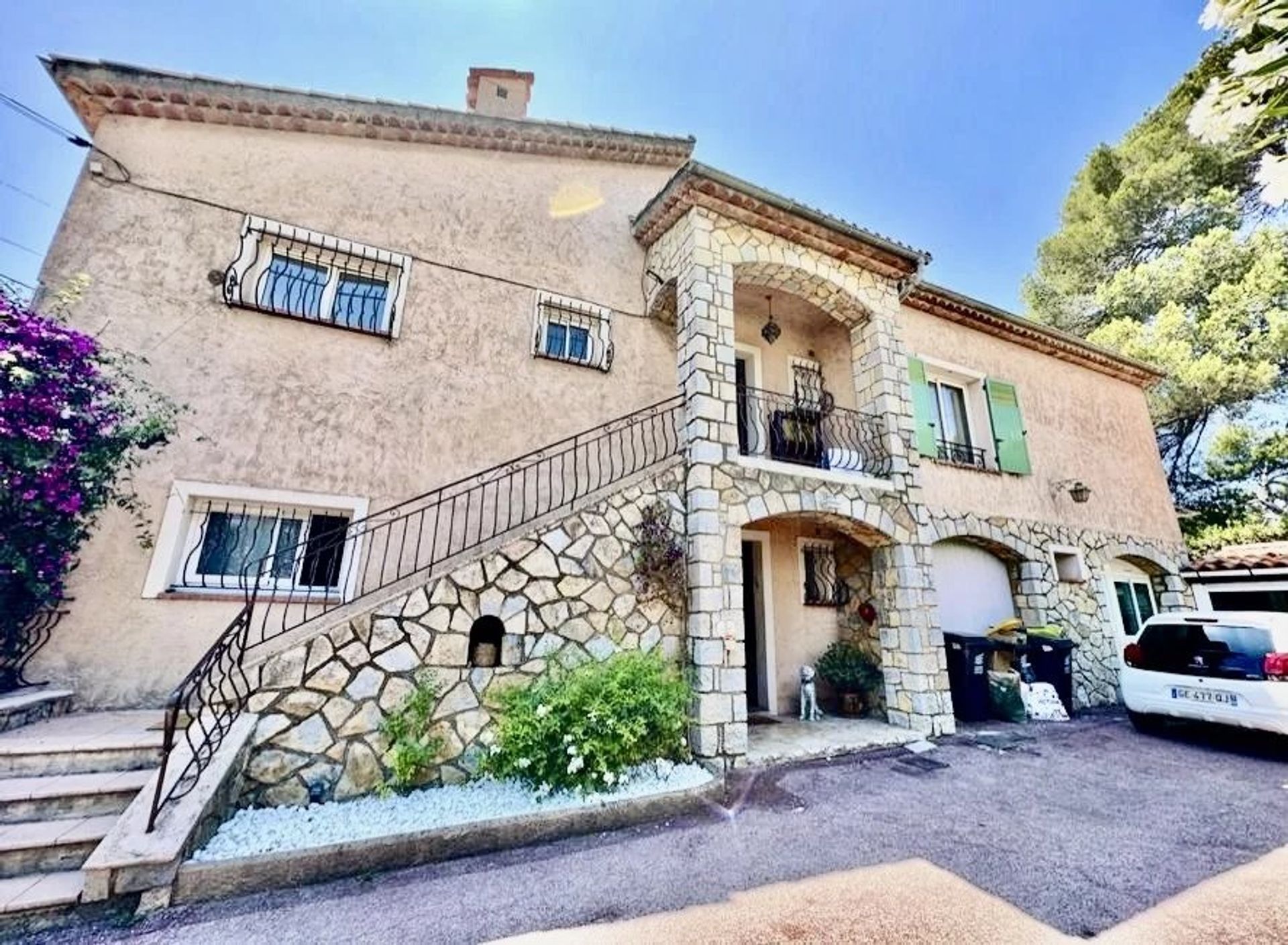 住宅 在 Mougins, Alpes-Maritimes 12817927