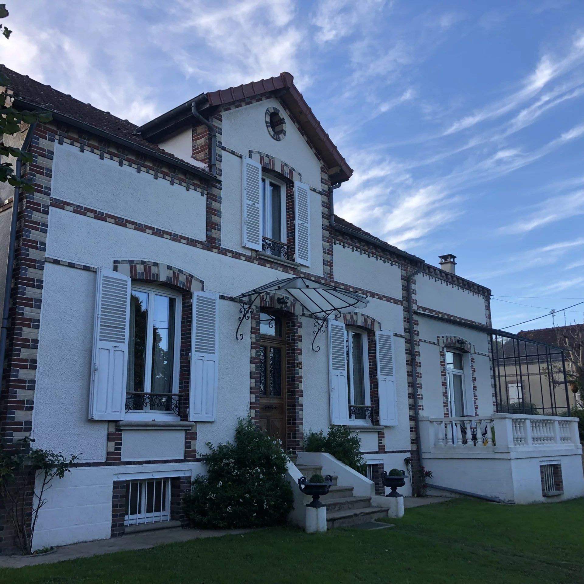 Casa nel Villeneuve-sur-Yonne, Borgogna-Franca Contea 12818091