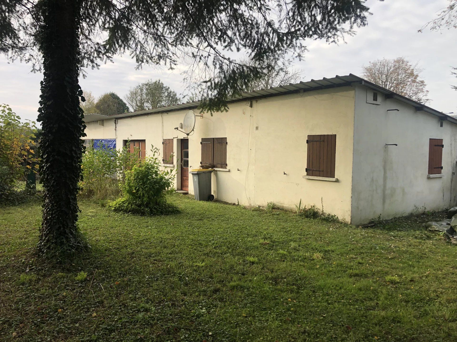 ארץ ב Saligny, Yonne 12818100